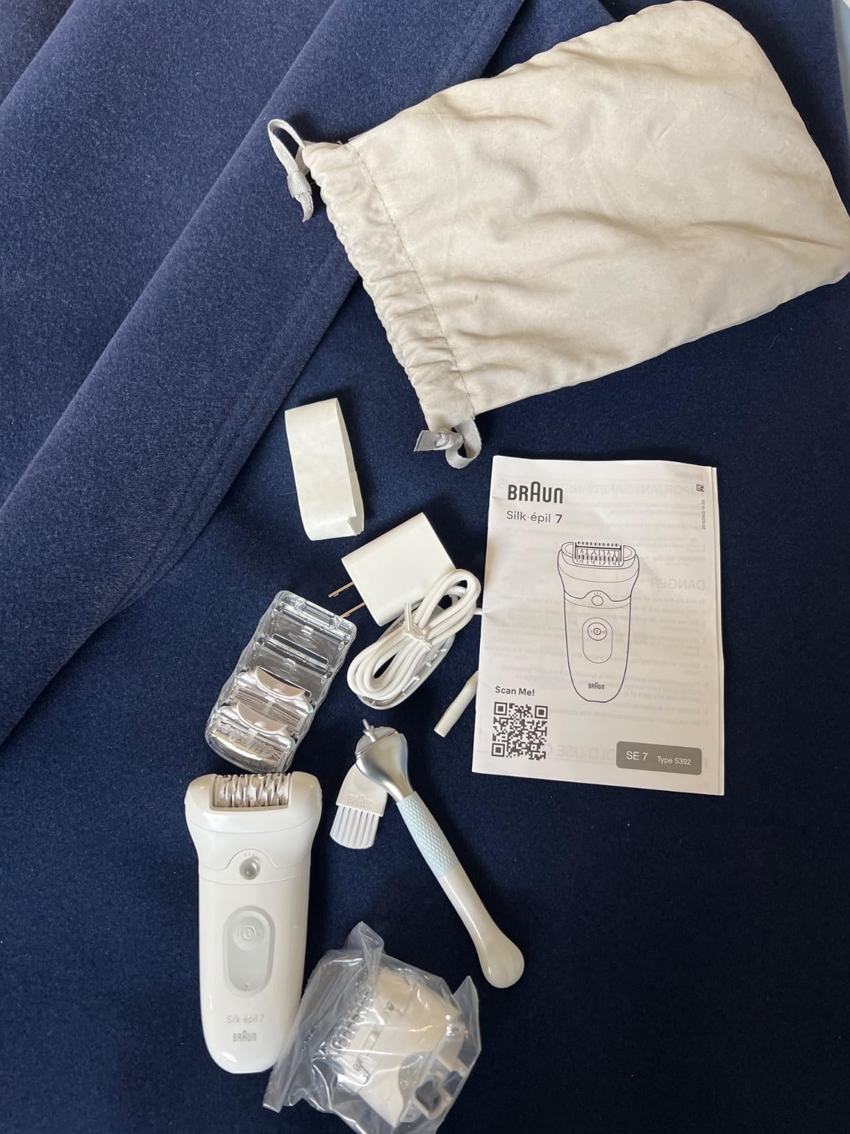 Braun Silk-épil 7 Epilator, Wet and Dry, Wide Head, Includes Venus Intimate Razor, Shaver Head and Trimmer Comb, SE7-141 customer photo 2