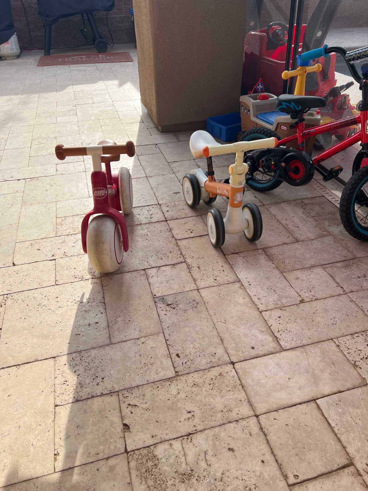Radio Flyer Steady Start Balance Bike, for Kids Ages 1-3, Red | Kid & Toddler Balance Bike, Pedal-Free for Quick Learning, Wide Front and Dual Rear Tires, Tool-Free Adjustable Seat customer photo 2