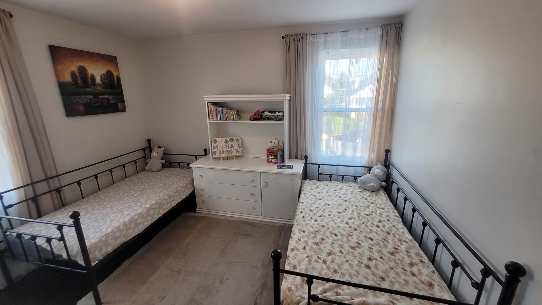 VECELO Twin Trundle Bed Frame Only/Roll Out/Enhanced & Up-Graded Metal Slats Support with Lockable Casters, Pure White customer photo 1