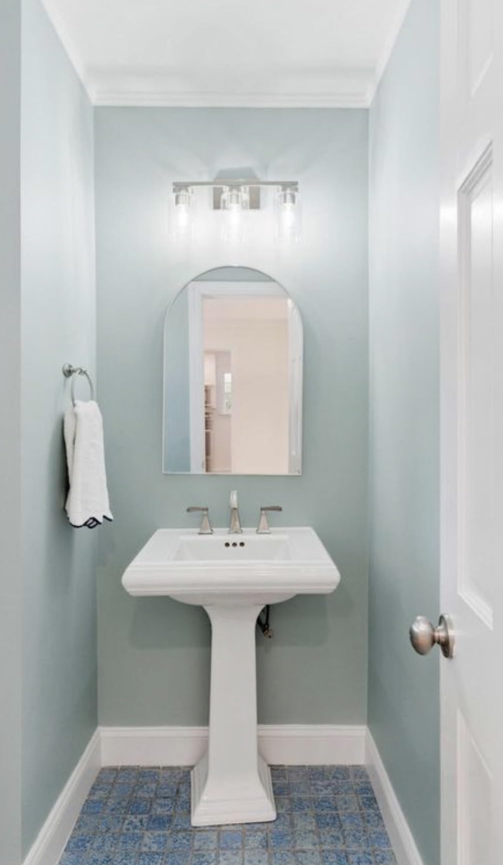 3-Light Bathroom Vanity Light, Modern Brushed Gold Wall Lights with Clear Glass Shades, Bathroom Wall Sconce Lamp for Mirror Living Room Bedroom Hallway customer photo 1