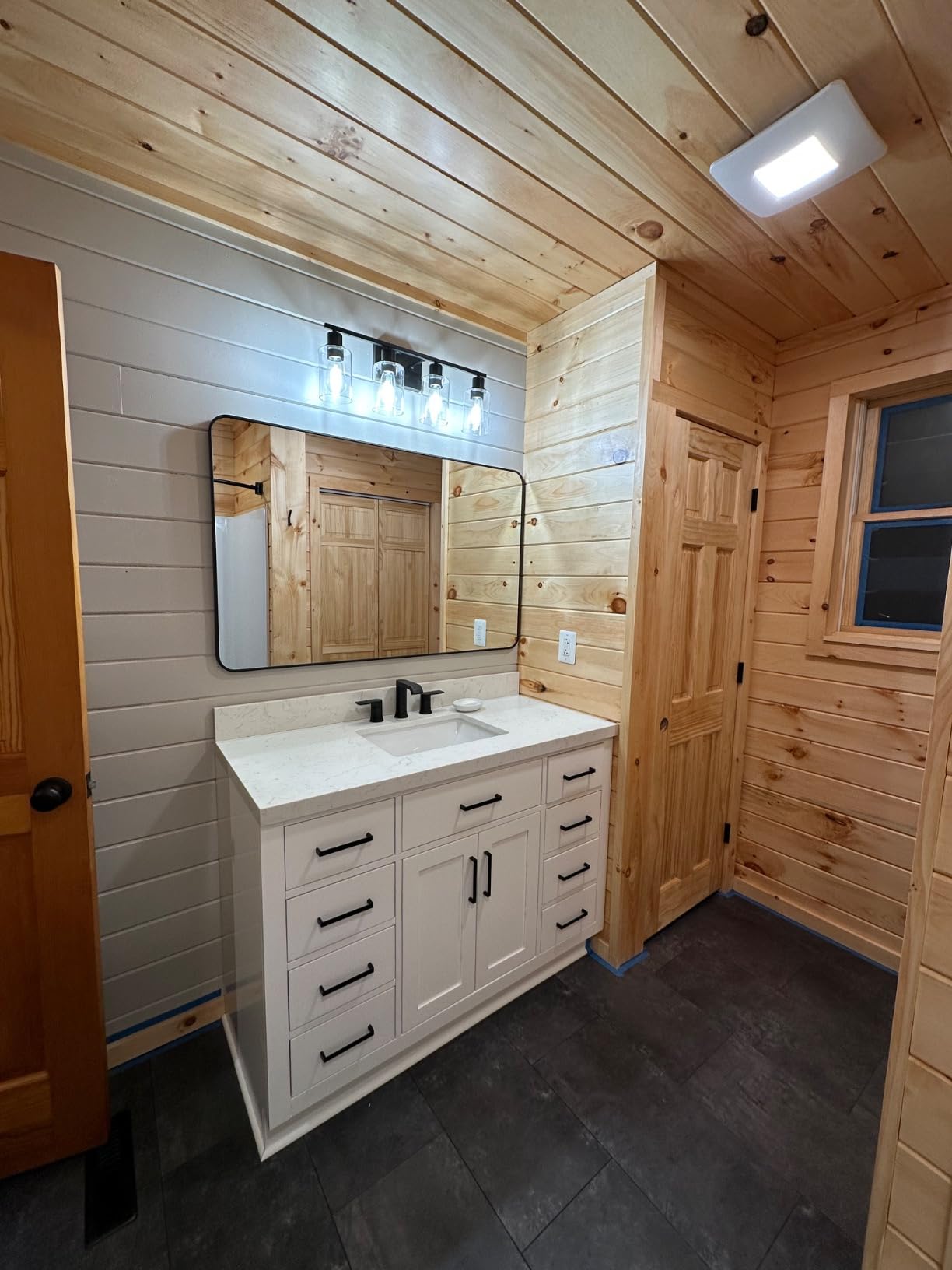 ARIEL Hepburn 48-inch Bathroom Vanity with Sink,Solid Wood, 1.5-inch Carrara White Quartz Countertop & Backsplash, Single Rectangular Porcelain Sink, 2 Soft Closing Doors, 9 Dovetail Drawers, White customer photo 2