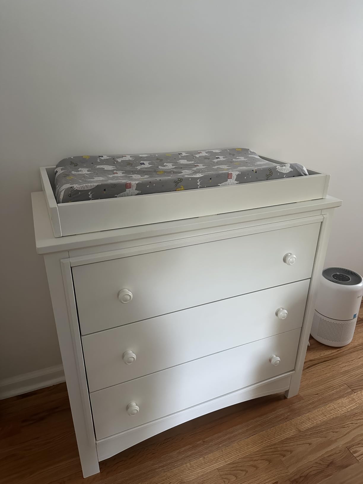 Delta Children Perry 3 Drawer Dresser with Changing Top and Interlocking Drawers, Walnut Espresso customer photo 1
