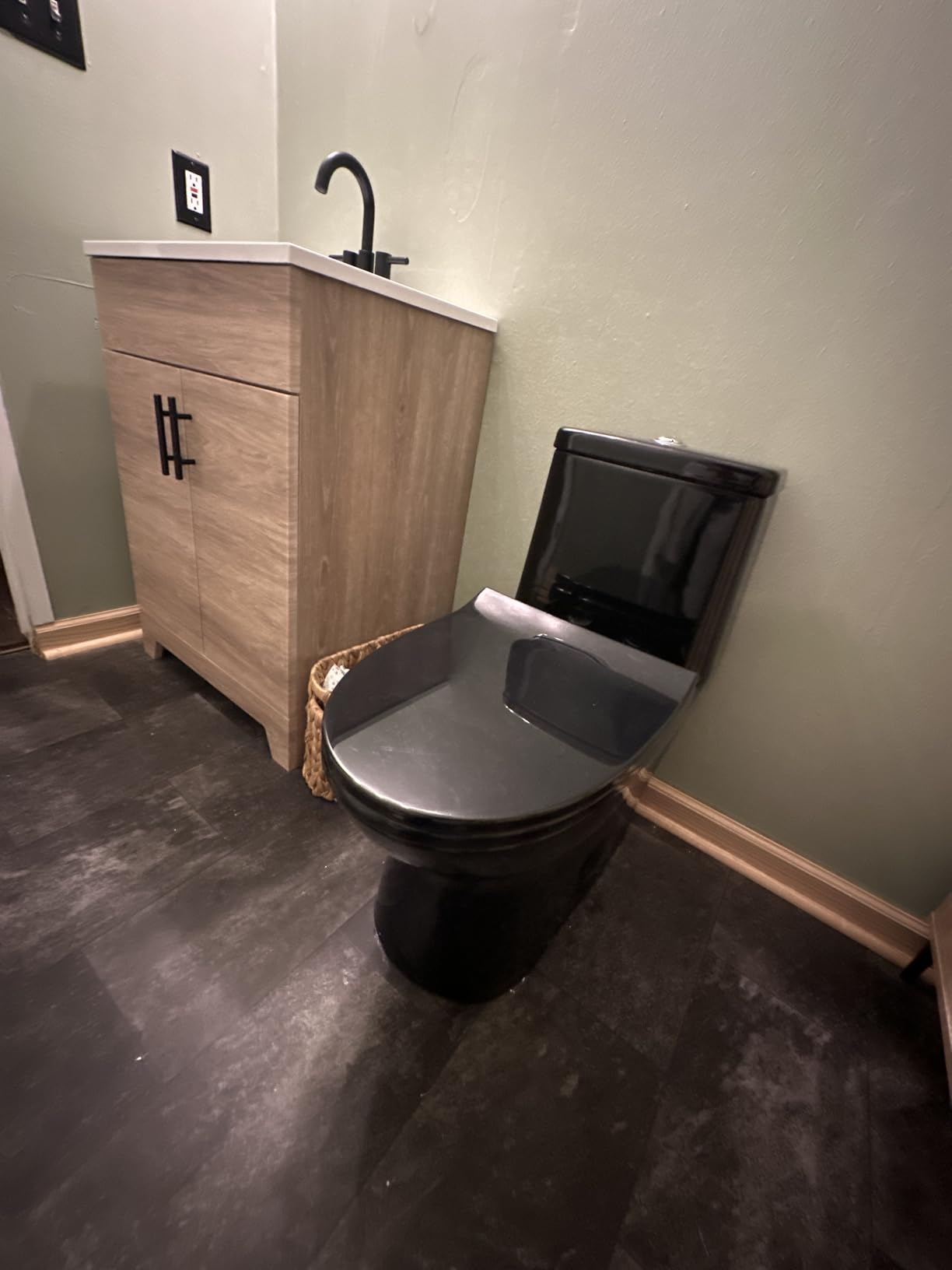 Ivy One Piece Toilet Dual Vortex Flush in Glossy Black 1.1/1.6 gpf customer photo 1