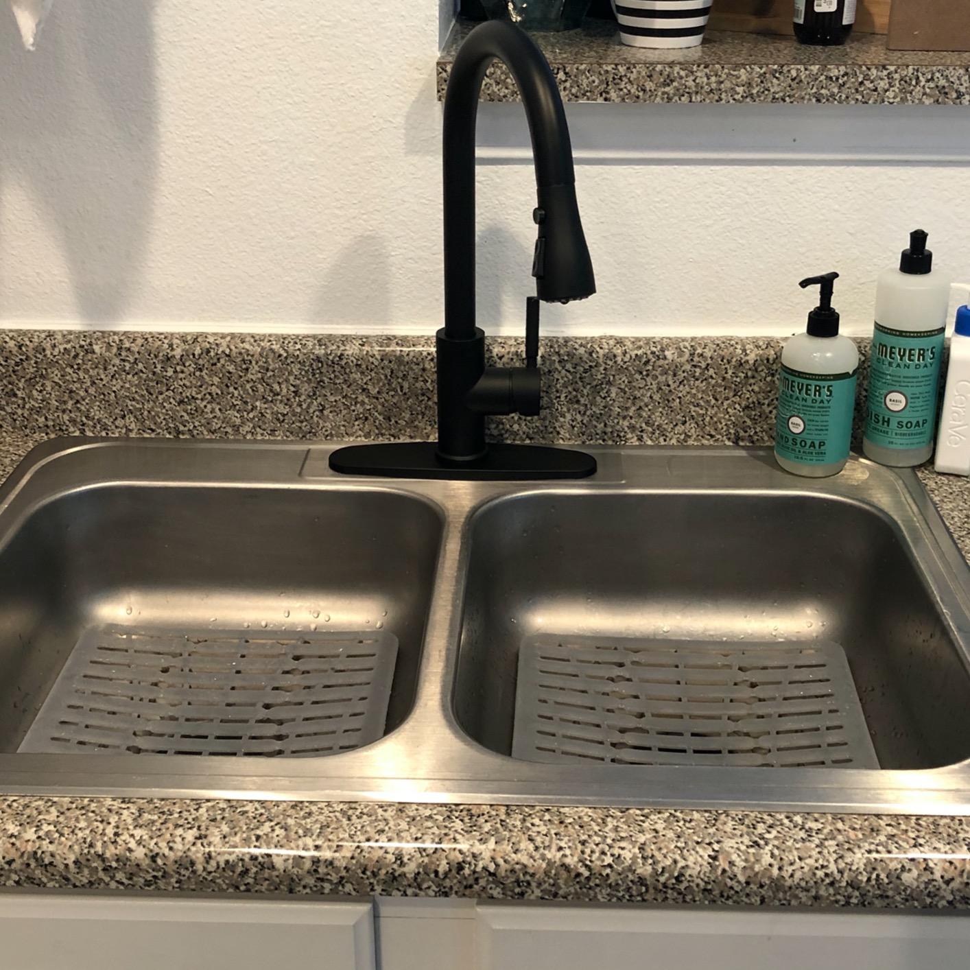 Arofa Touchless Kitchen Faucet, Motion Sensor Pull-Down, Matte Black customer photo 1