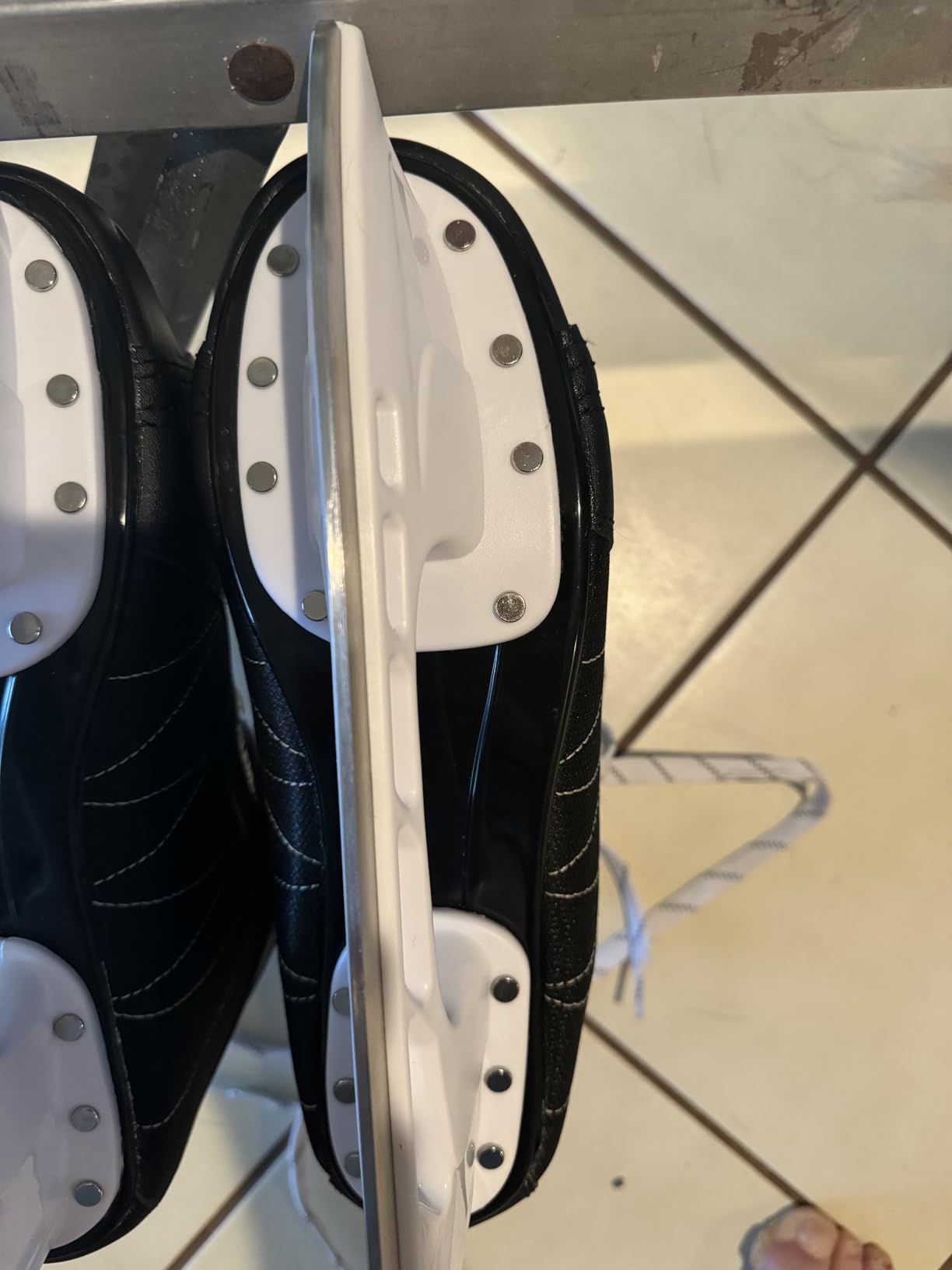 5th Element Stealth Men’s Recreational Ice Hockey Skates – True-to-Size customer photo 2
