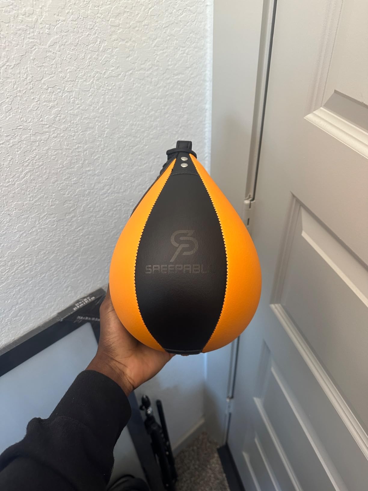 Speed Bag,Speed Bag for Boxing,PU Leather Reflex Training Pear Shaped Punching Bag,Fast Reaction Skills Development Perfect for Kids Teens Adults Boxing Coaches customer photo 2