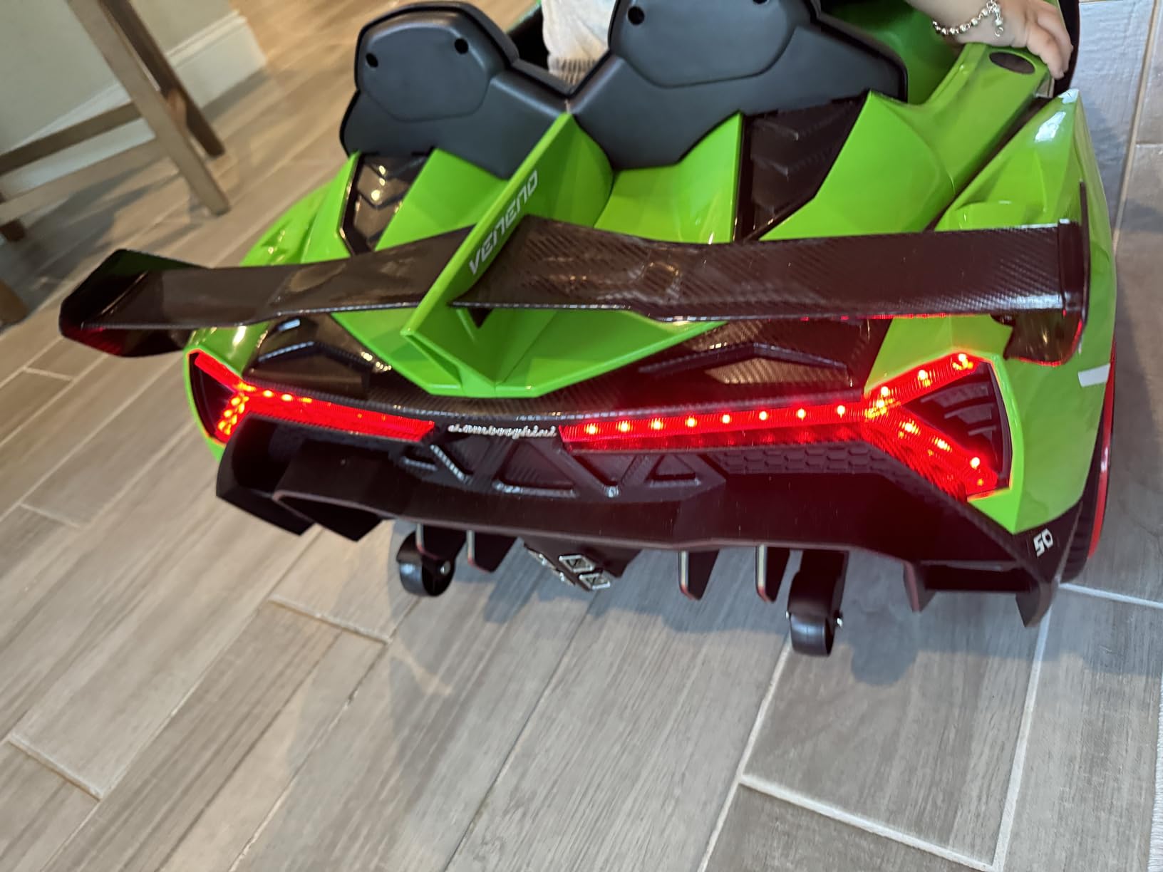 INFANS 2 Seater Kids Ride on Car, 12V 4WD Licensed Lamborghini Veneno Powered Electric Vehicle with Hydraulic Doors, Rocking Mode, Adjustable Speeds, Remote Control, MP3, Headlight (Red) customer photo 1