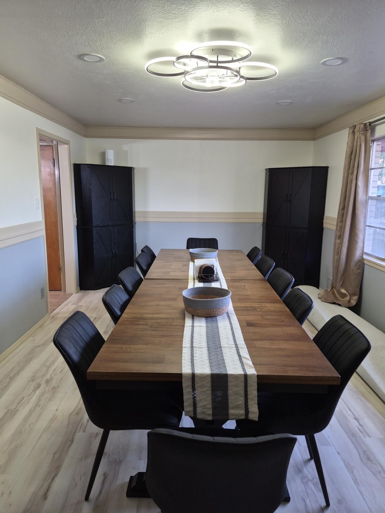 Signature Design by Ashley Wildenauer Extendable Dining Table, Farmhouse customer photo 2