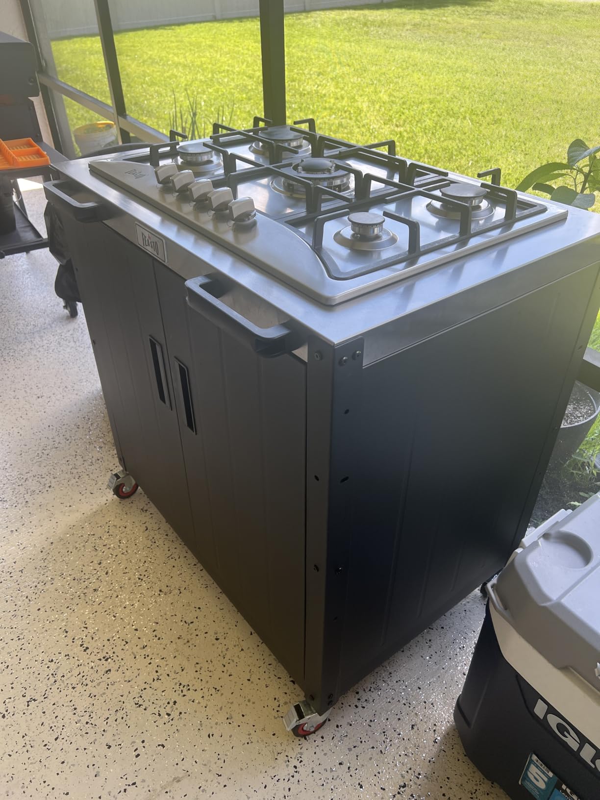 Feasto Modular Outdoor Kitchen Island with 5-Burner Gas Stove and Storage customer photo 2