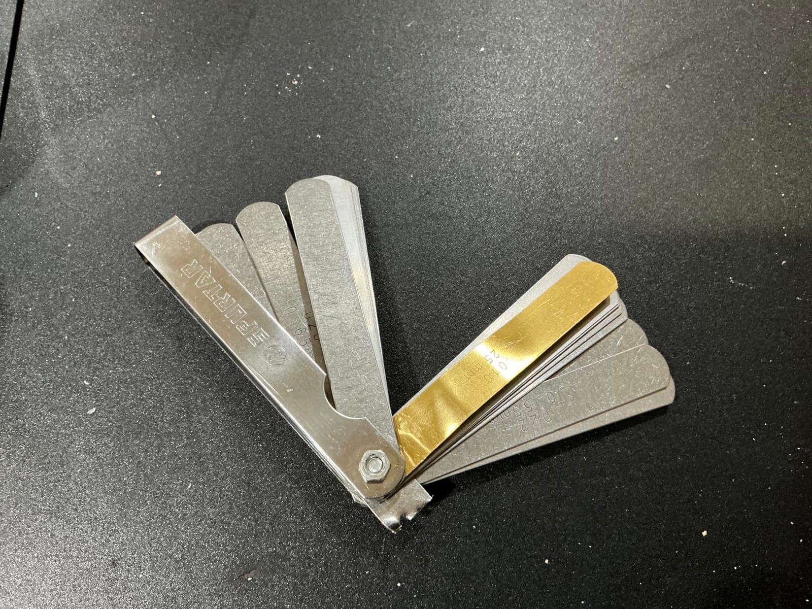 Feeler Gauge Set Stainless Steel Thickness Gauge 32 Blades customer photo 1