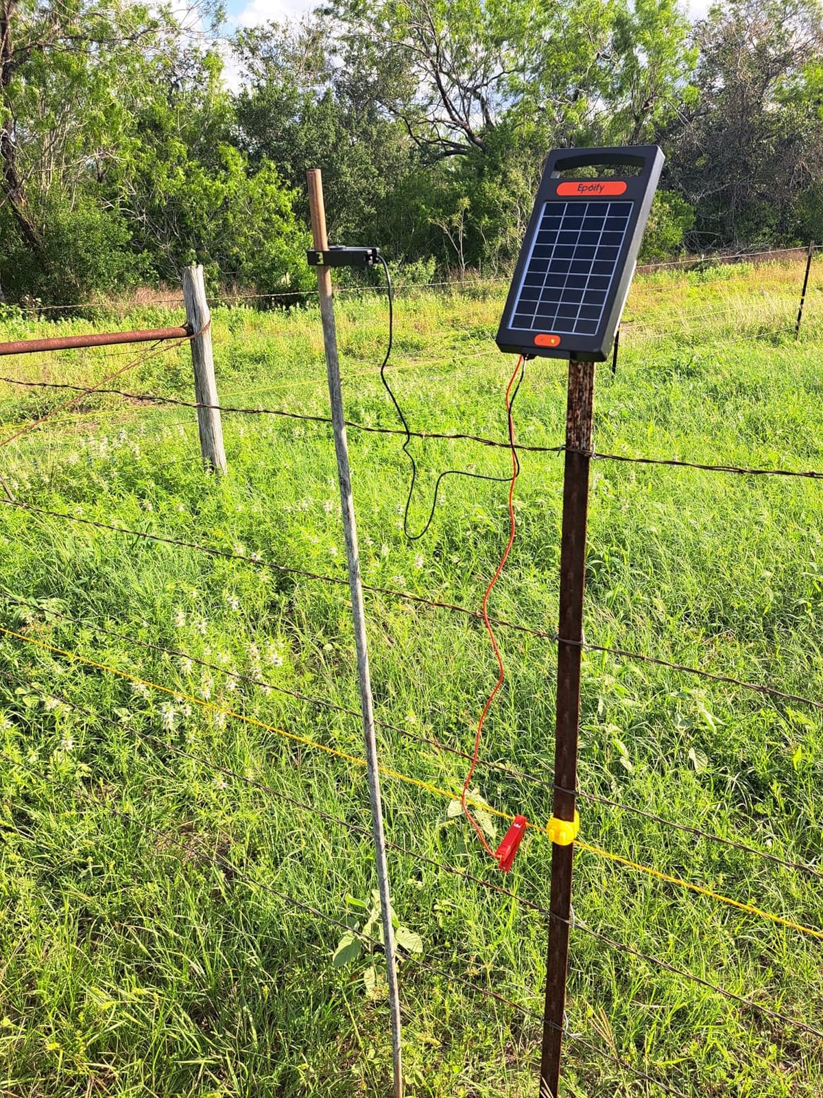 24-Hour Solar Electric Fence Charger, 0.18J, 10-Mile for Livestock customer photo 2