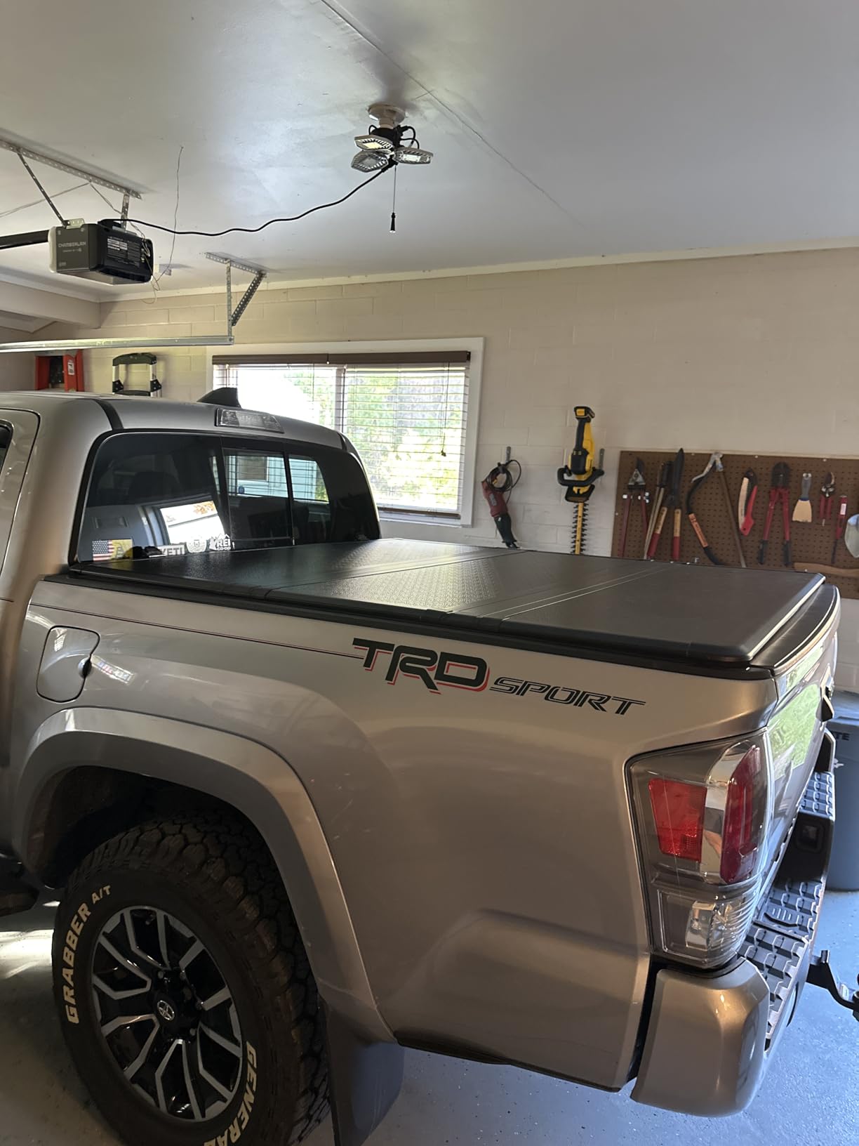 Hard Tri-Fold Tonneau Cover Fit 2016-2026 Toyota Tacoma 5FT Bed customer photo 1