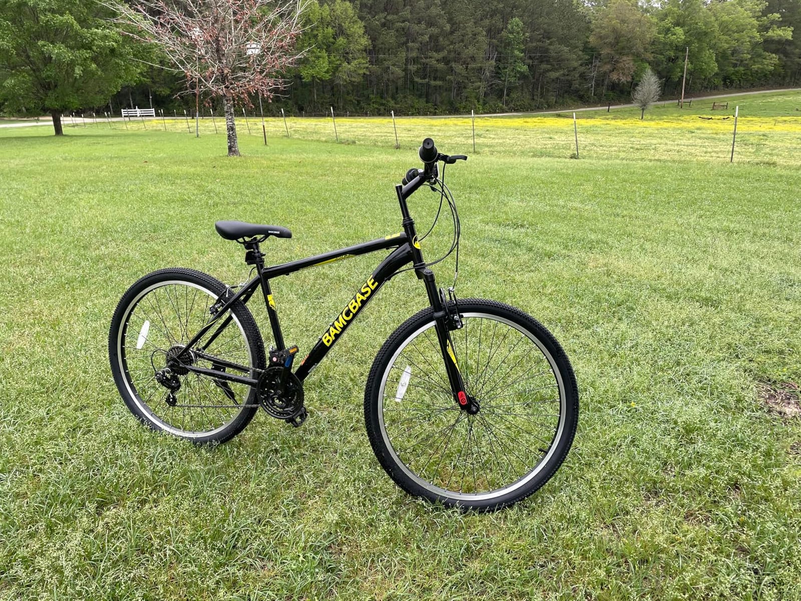 HILAND 26 27.5 29 Inch Mountain Bike, Mens and Womens MTB with 21 Speeds, High-Tensile Steel Frame, V Brake, Hardtail Bicycle for Adults customer photo 2