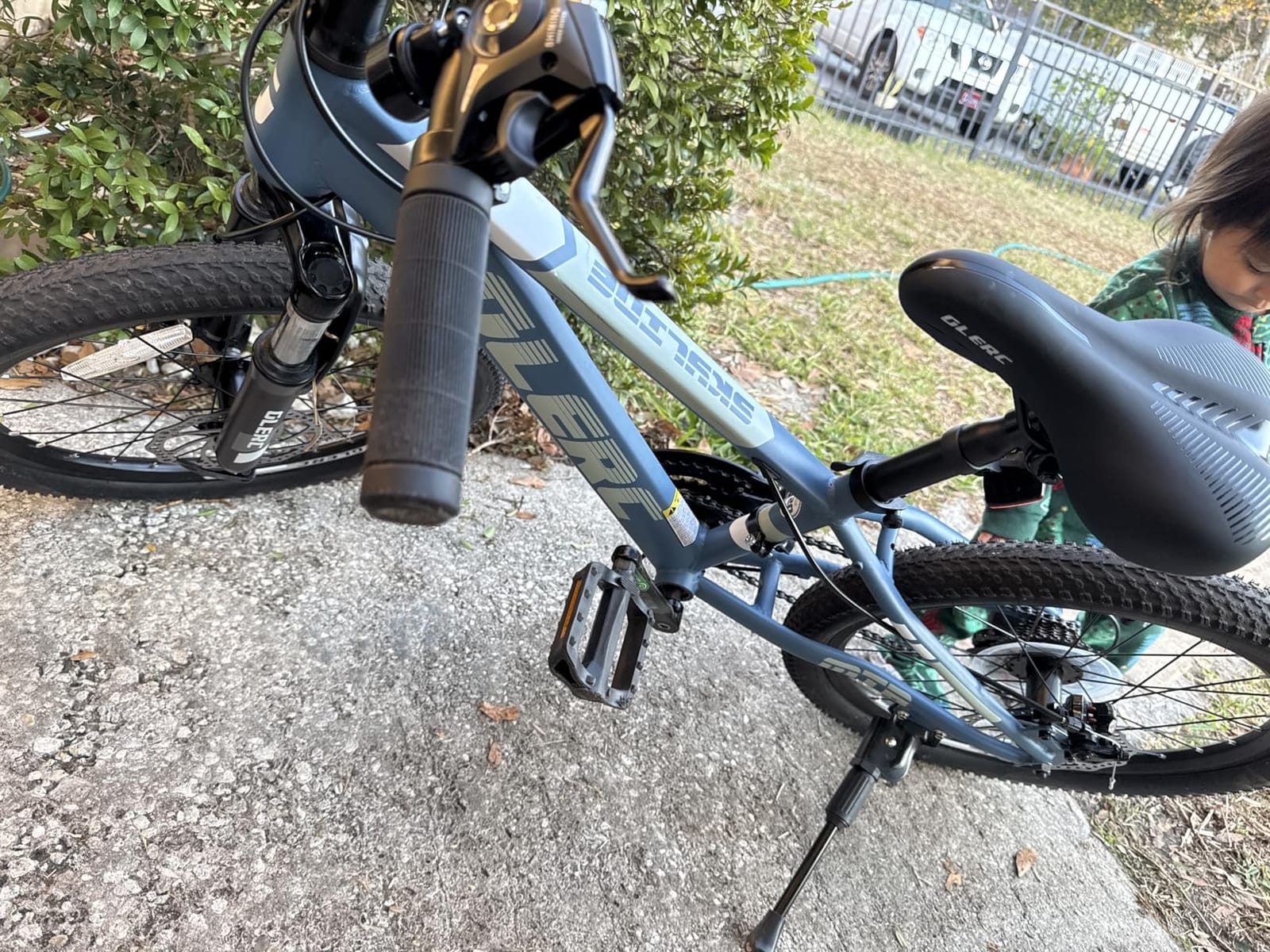 Glerc 20 24 26 Inch Kids Bike, Kids Mountain Bike for Boys and Girls Ages 6+, 21-Speed Skyline Bicycle with Front Suspension and Disc Brakes, Multiple Colors customer photo 1