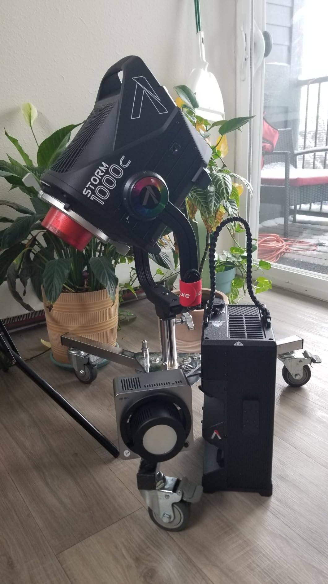 NEEWER HB80C RGBWW LED Video Light with 72Wh Battery 100W PD Fast Charging customer photo 2