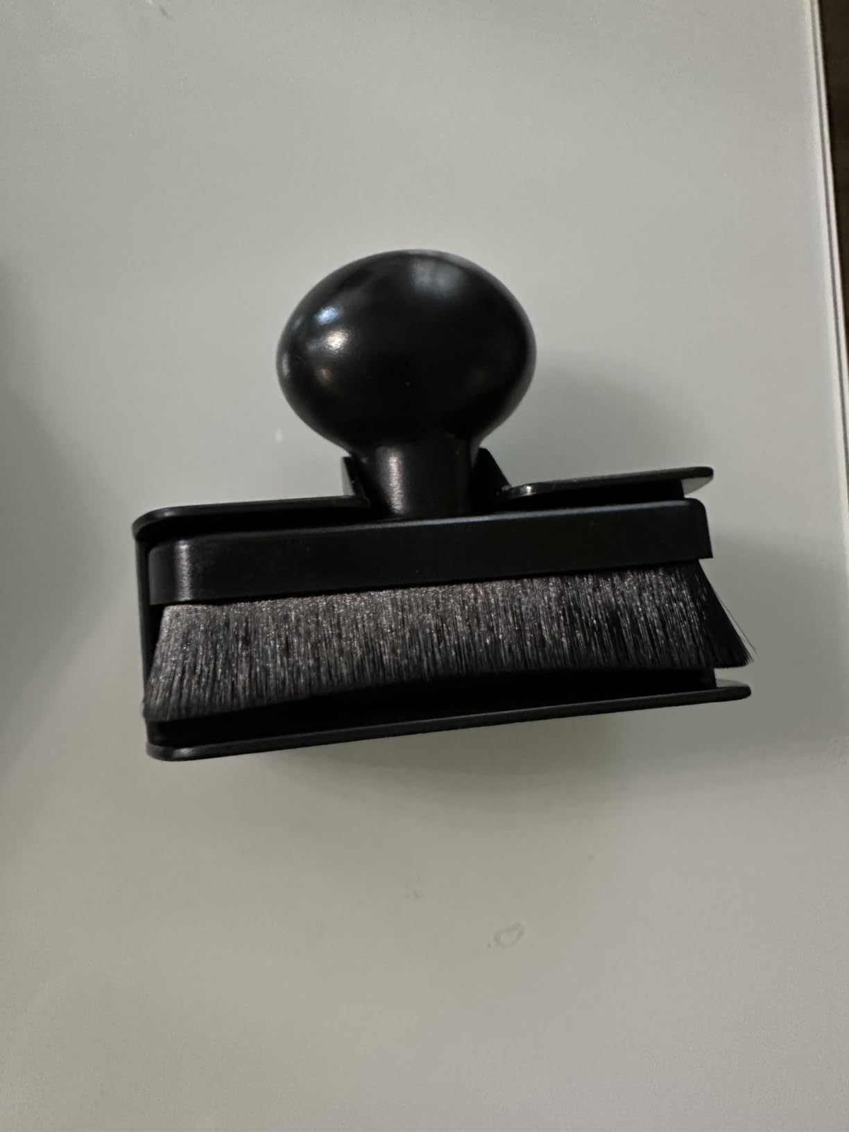 Car Tire Shine Applicator,Vegan Tire Shine Applicator with Curved Brush Head - Large Automotive Tire Dressing Applicator Brush with Storage Stand for Tire Detailing, 3.6 Inch Length (Black) customer photo 1