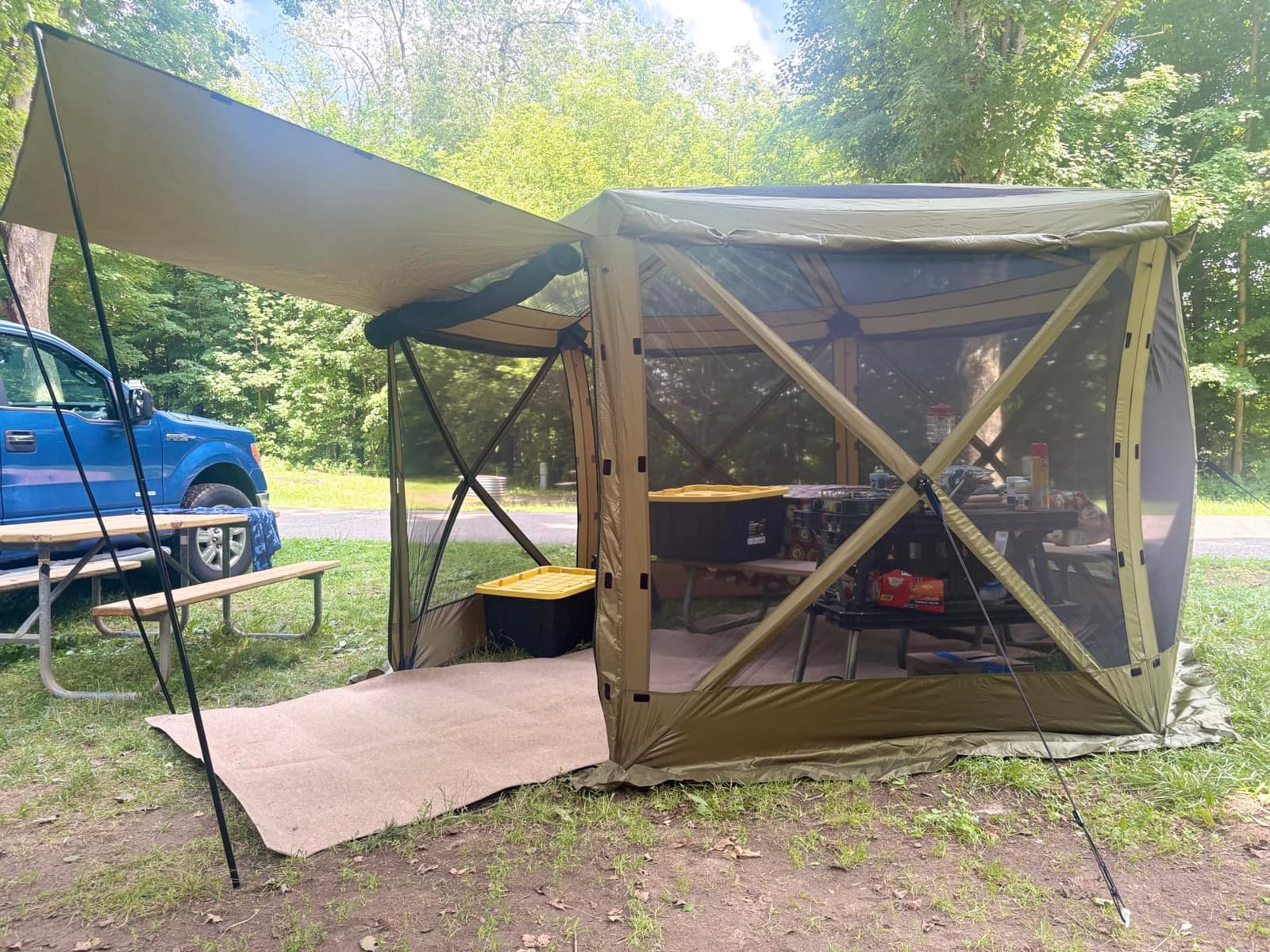 VEVOR Pop Up Gazebo Screen Tent, Pop-Up Instant Gazebo Tents with Mosquito Netting Outdoor Canopy, 6 Sided Sun Shelter 10x10ft with 6 Removable Wind Cloths & 2 Mesh Windows, Pavilion Tent for Patio customer photo 1