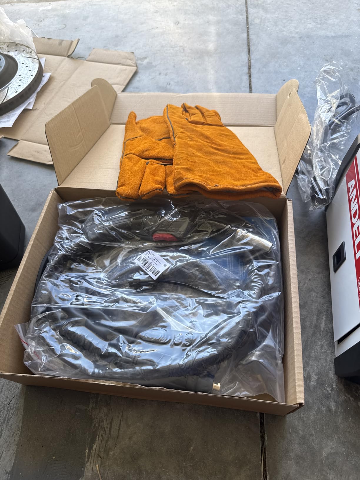 ANDELI 110V/220V MIG Welder 135A ，PULSE Flux Core/Lift TIG/Stick 4-in-1 customer photo 1