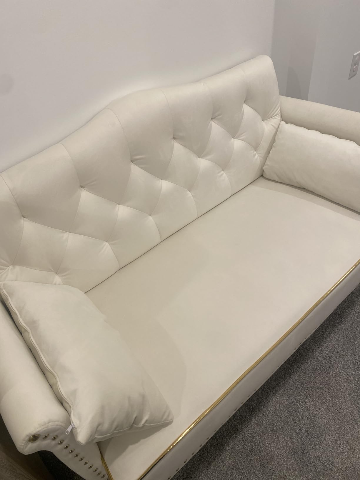 hansones 55-Inch Modern Velvet Loveseat Sofa with Gold Metal Legs & Side Pockets, Tufted Backrest, Perfect for Living Room, Bedroom, or Office (Black) customer photo 2