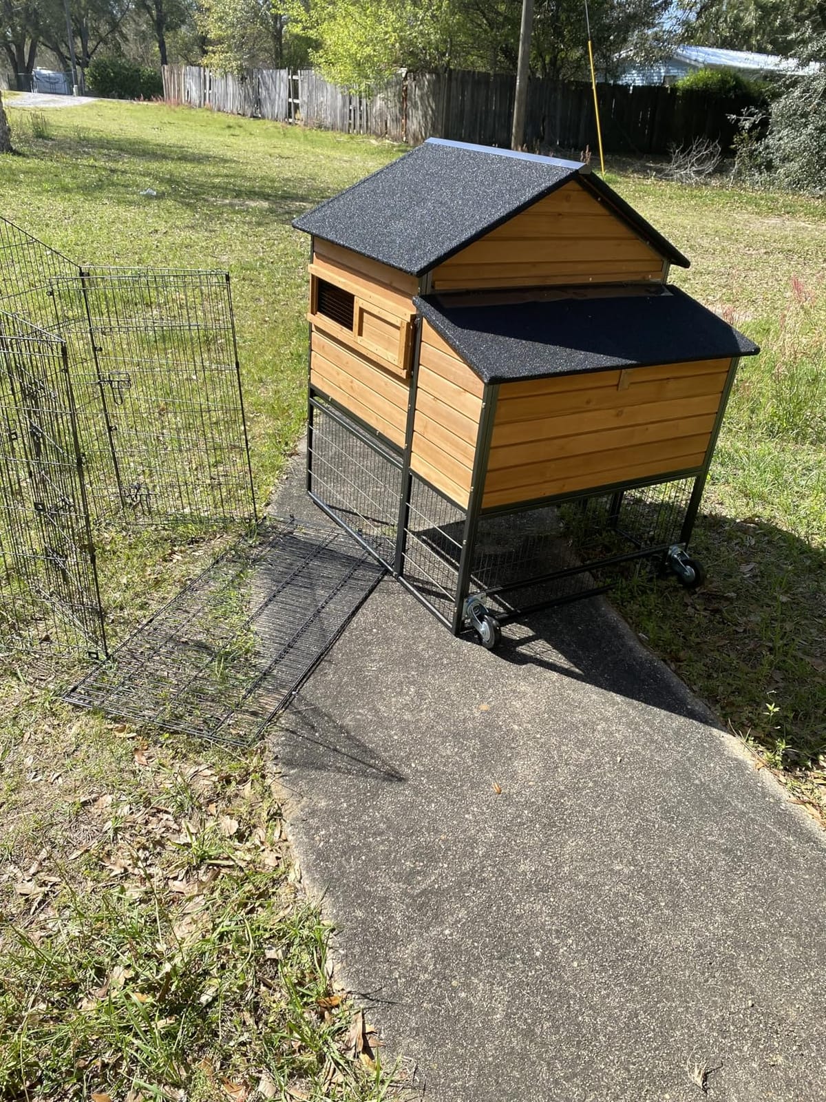 Large Chicken Coop with Run - Spacious 85