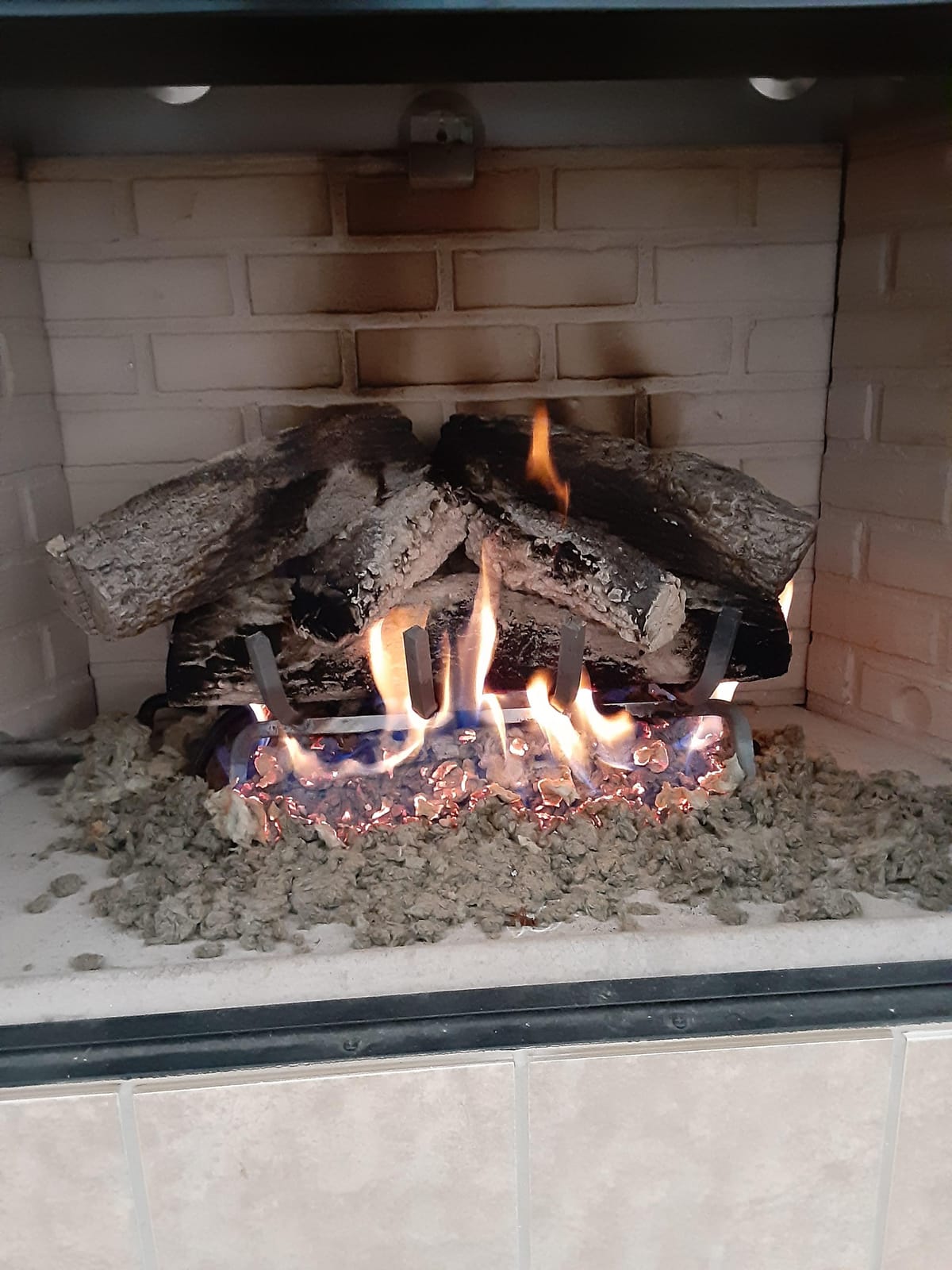 Peterson Real Fyre 30-inch Live Oak Log Set with Vented Burner and Gas Connection Kit. Match Lit (Natural Gas Only) customer photo 1