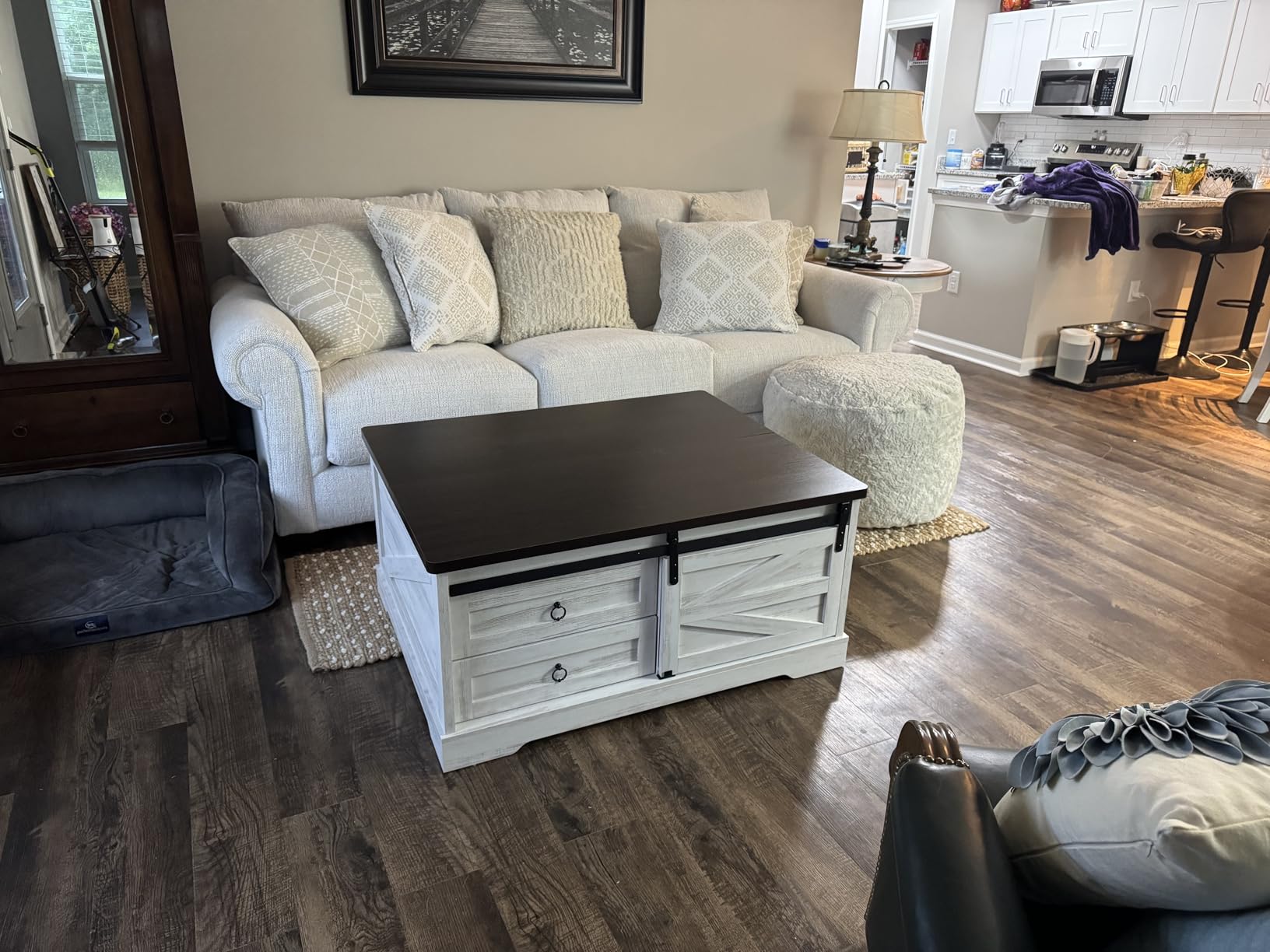 Itaar 39.4'' Lift Top Coffee Table with Storage, Farmhouse Coffee Tables for Living Room, Square Coffee Table with Large Hidden Compartment & 2 Drawers & Adjustable Shelves, Vintage White+Walnut customer photo 1