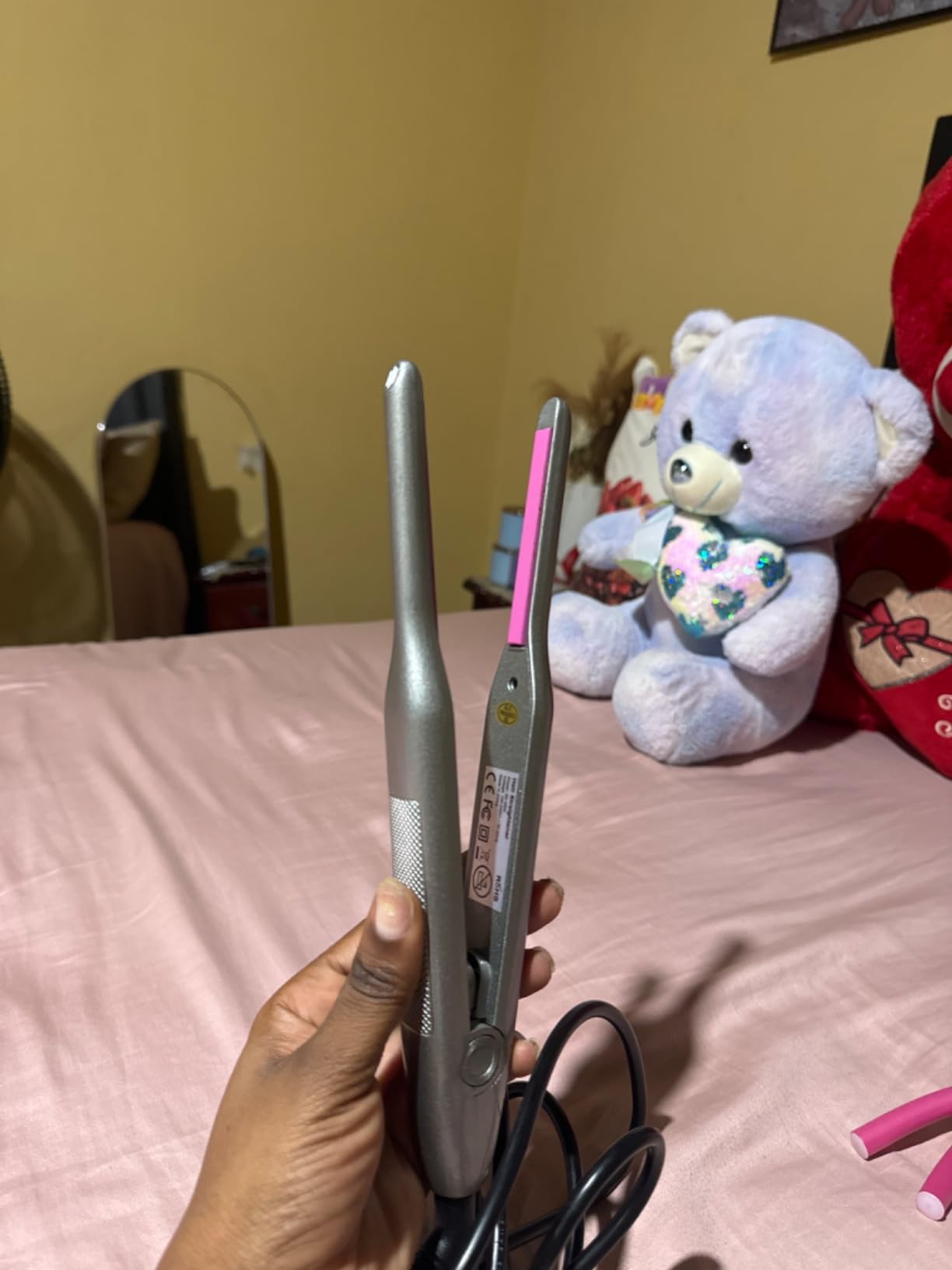 DSHOW 0.3 Inch Pencil Flat Iron, Mini Straightener for Short Hair, Pixie Cuts, Bangs, Edges and Beards, Ceramic Travel Styling Tool, 6 Heat Settings, Dual Voltage, Auto Shut-Off, Black customer photo 2