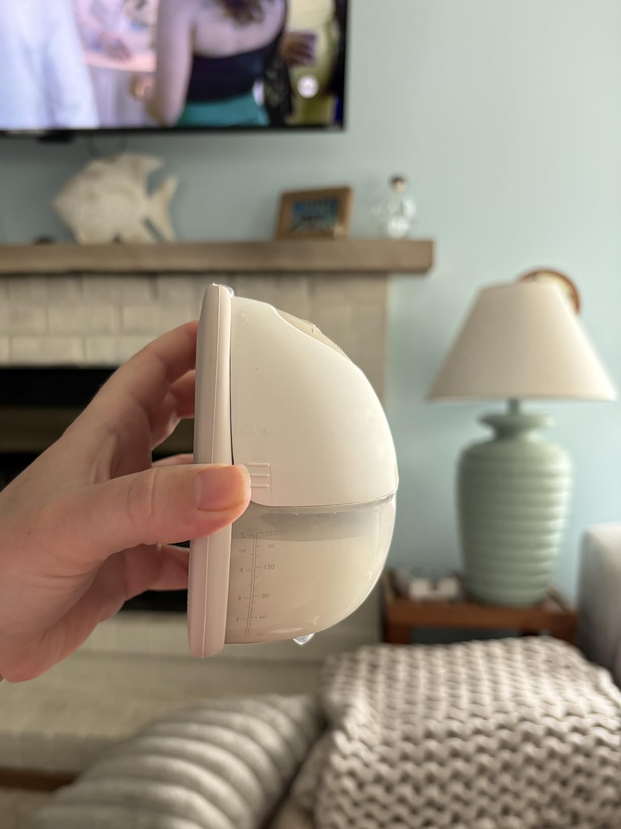 eufy Security Heated Wearable Breast Pump E20, Hands-Free, App Control | HeatFlow with 3 Heat Levels, App DIY Rhythm, Powerful 300mmHg Suction, 46dB Quiet Slim Fit, BPA-Free customer photo 2