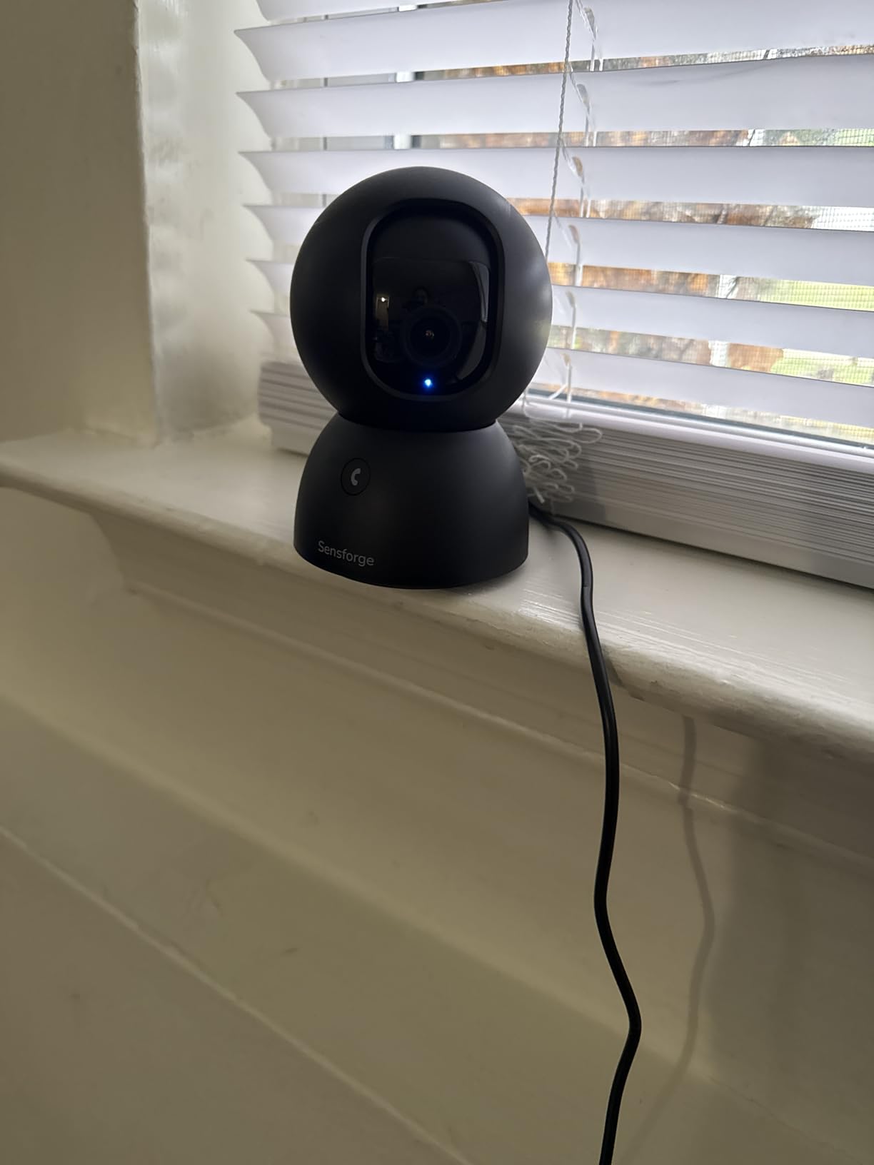 SensForge 2.5K Indoor Pan-Tilt Security Camera, 360° Dual-Band 2.4/5GB Wi-Fi Camera for Home, Free AI Human & Pet Detection, 64GB SD Card Included, Two-Way Talk, No Subscription Required(1, White) customer photo 2