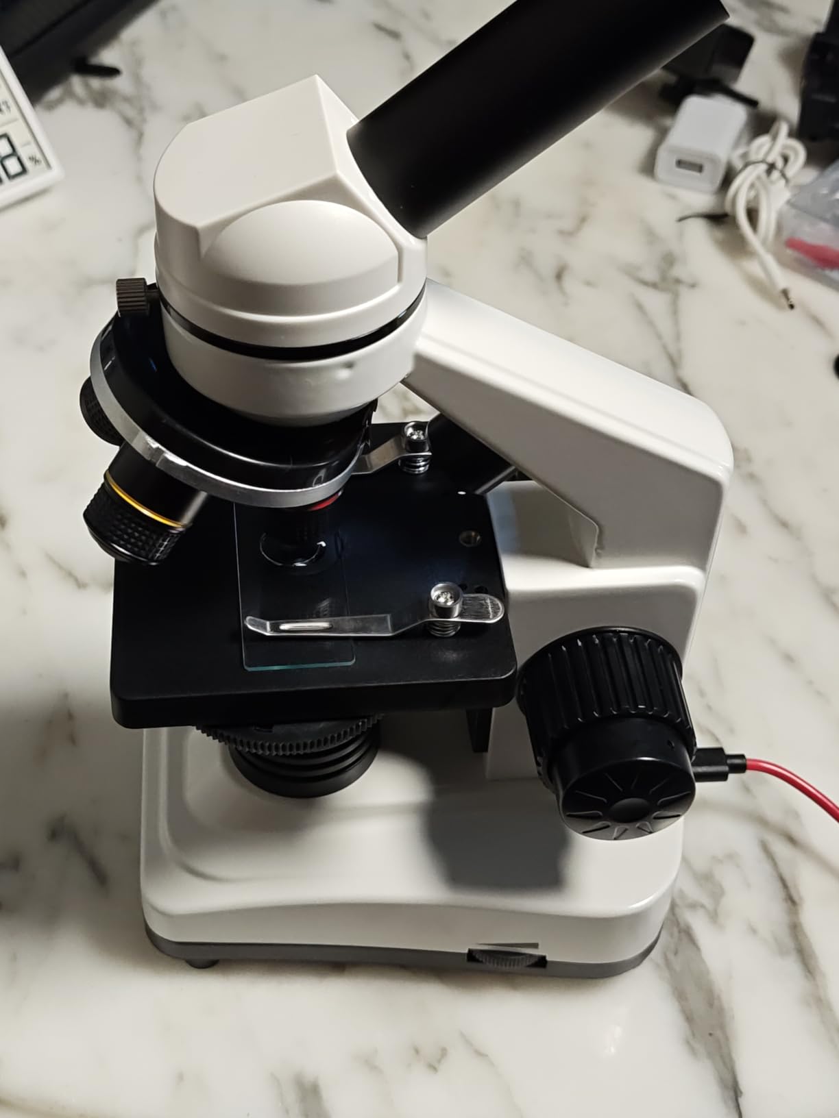Microscope for Adults & Kids, 40X-2500X High-Power Compound Microscope for Students, School Lab & Home Schooling,Equiped with Slides Set & Phone Holder (White) customer photo 1