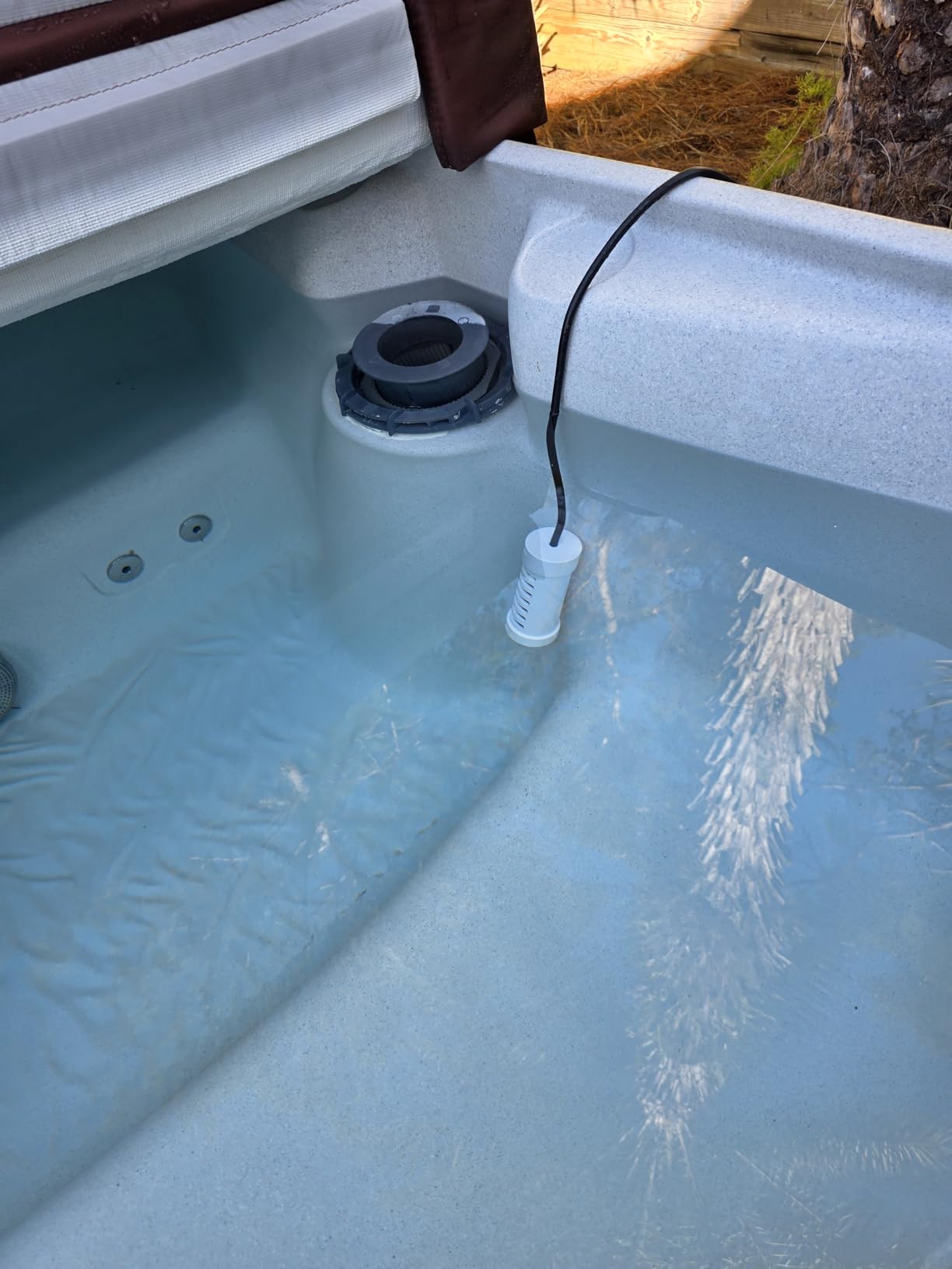 WiFi Salt Chlorine Generator, Briidea Chlorine Generator with USA Titanium Salt Cell, APP Monitoring & Real-Time Salt Alerts, for Swim Spas Up to 2,000 Gallons customer photo 1