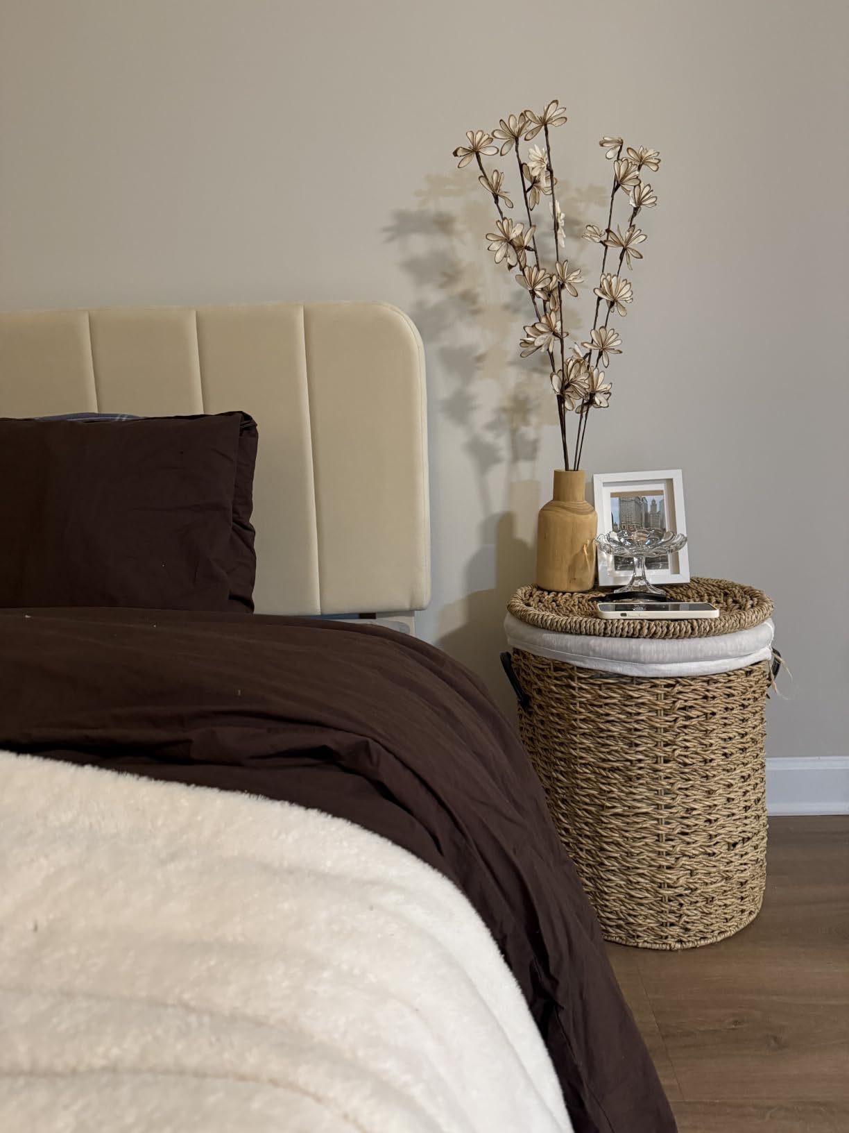VECELO Queen Size Upholstered Bed Frame with 4 Drawers and Headboard, Velvet Platform Storage Bedframe, Wooden Slats Support, No Box Spring Needed, Beige customer photo 2