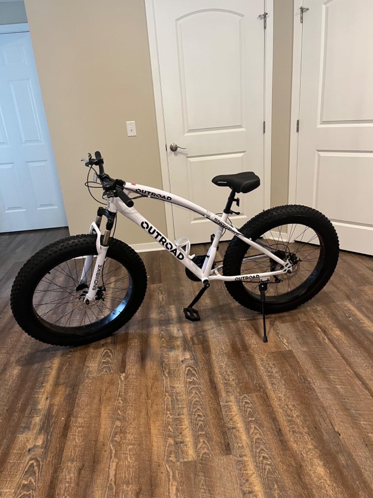 Outroad Fat Tire Mountain Bike with 26 inch Wheels, 21 Speed with High Carbon Steel Frame, Double Disc Brake and Front Suspension Anti-Slip Bikes customer photo 2