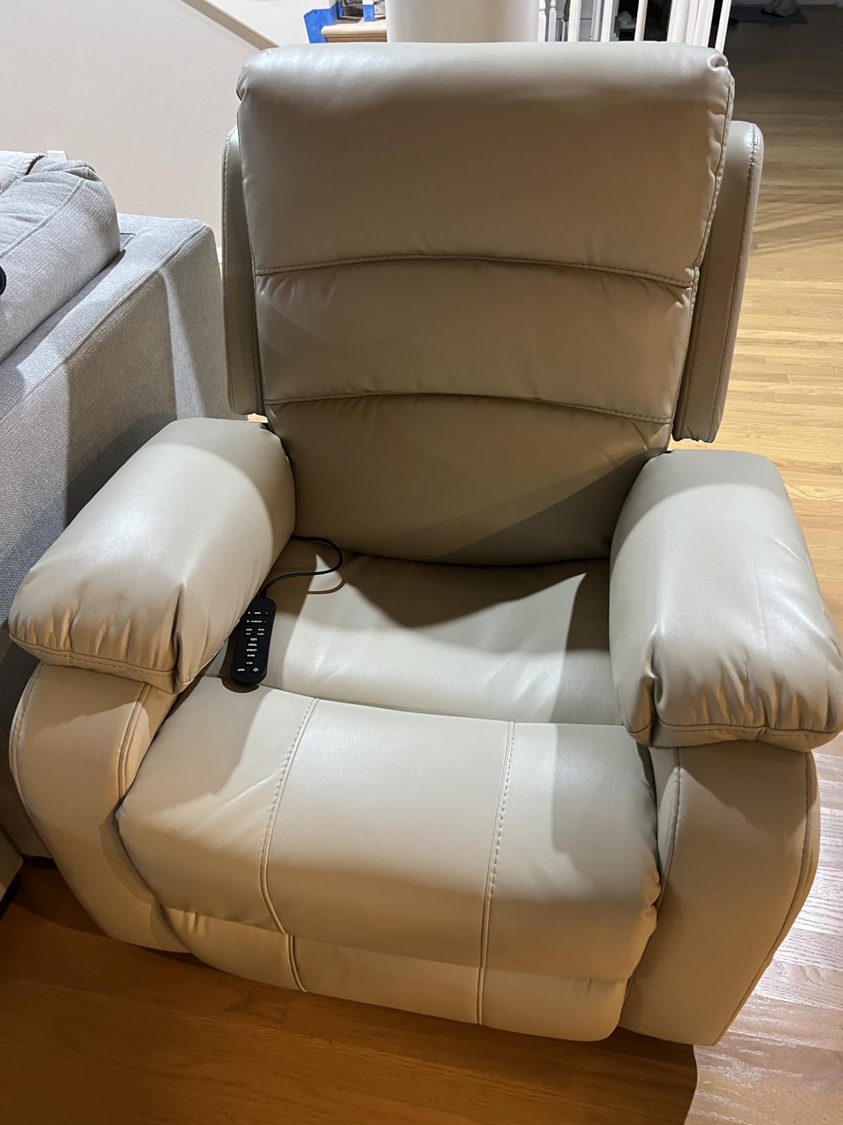 EONIX Dual Motor Zero Clearance Wall Hugger Recliner, Cream White customer photo 2