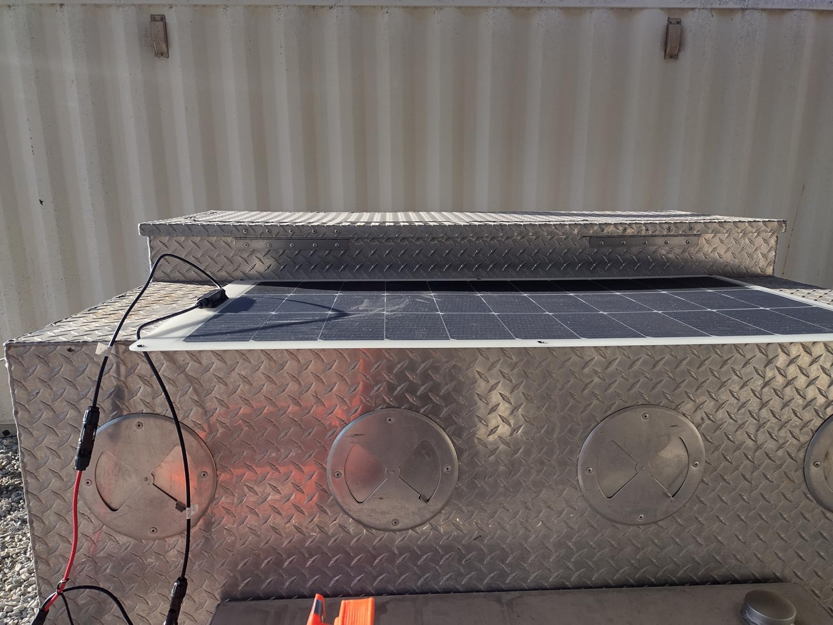 400W Flexible Solar Panel Set (4x100W), Cool-Running White Design, Heavy-Duty ETFE Solar Array, Weatherproof Power Solution for Catamaran, Large RV, and Shed customer photo 2