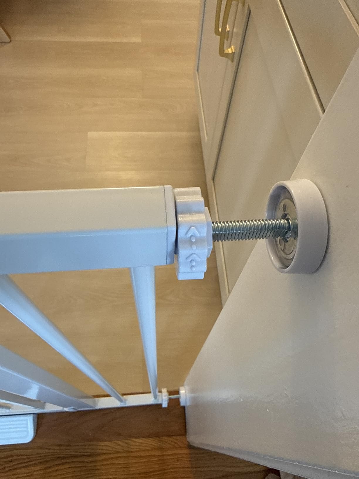 Cumbor 29.7-51.5 in Extra Wide Baby Gate for Stairs, Dog Gate Indoor Black customer photo 1