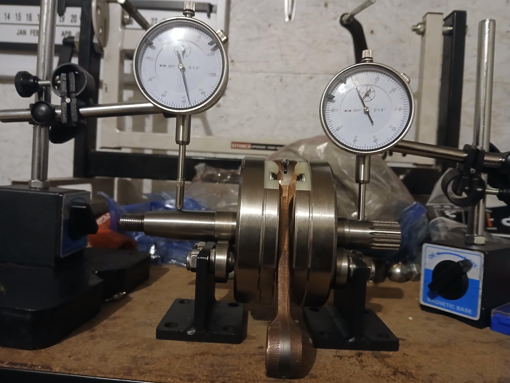 Dial Indicator with Magnetic Base, 0-1