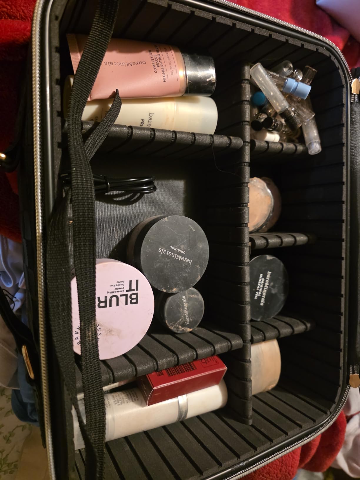 Makeup Bag with LED Lighted Mirror 12.2 IN Cosmetic Train Case Double Layer Makeup Case Adjustable Brightness in 3 Colors Cosmetic Organizer Artist Storage with Brush Holder Vanity Black Checkerboard customer photo 2
