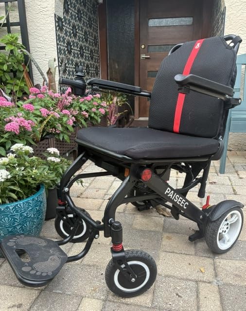 Paiseec Lightweight Folding Electric Wheelchair for Adults,Only 32 lbs customer photo 2