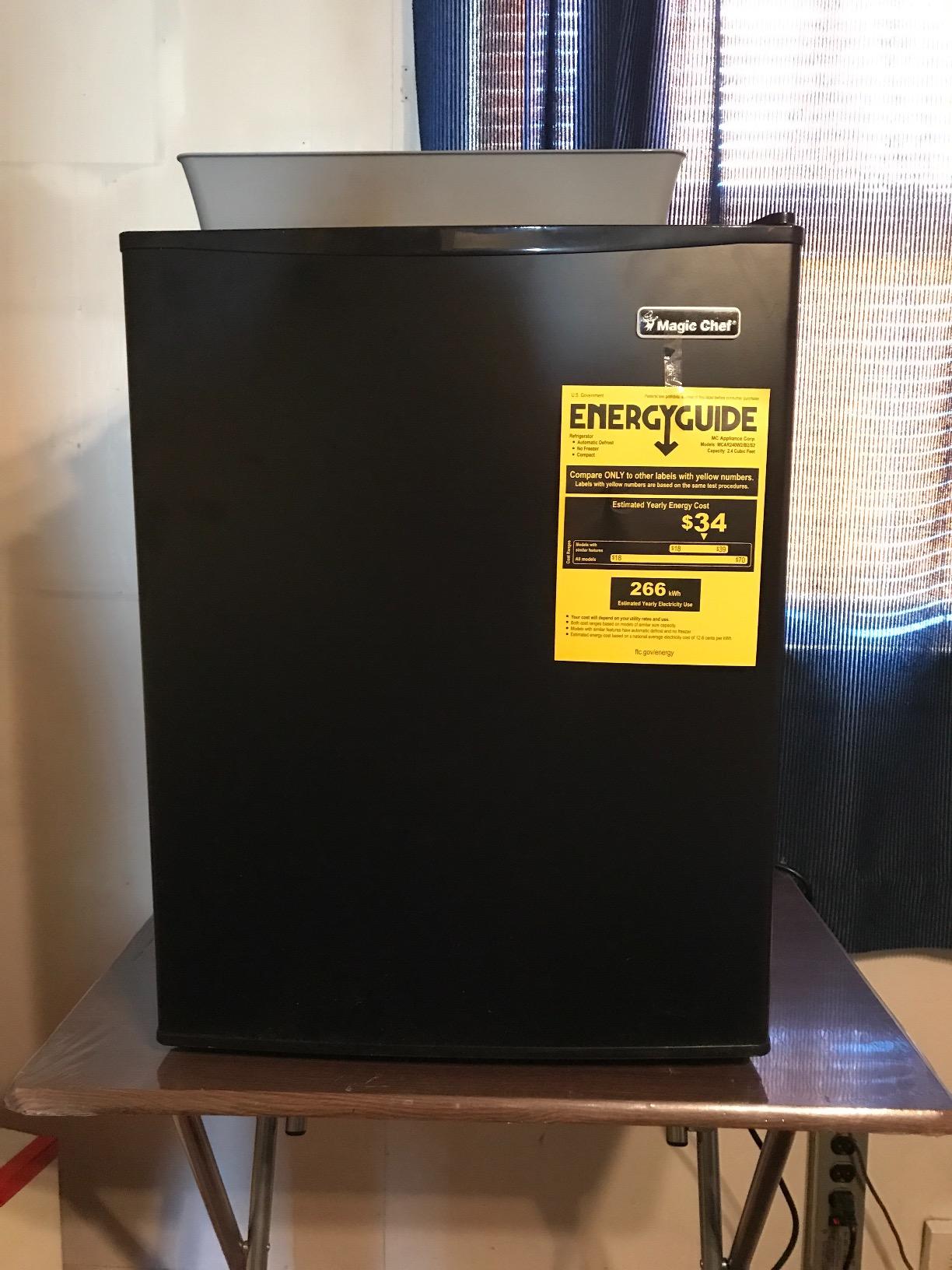 Magic Chef 2.6 Cu. Ft. Mini Fridge with No Freezer, White customer photo 2