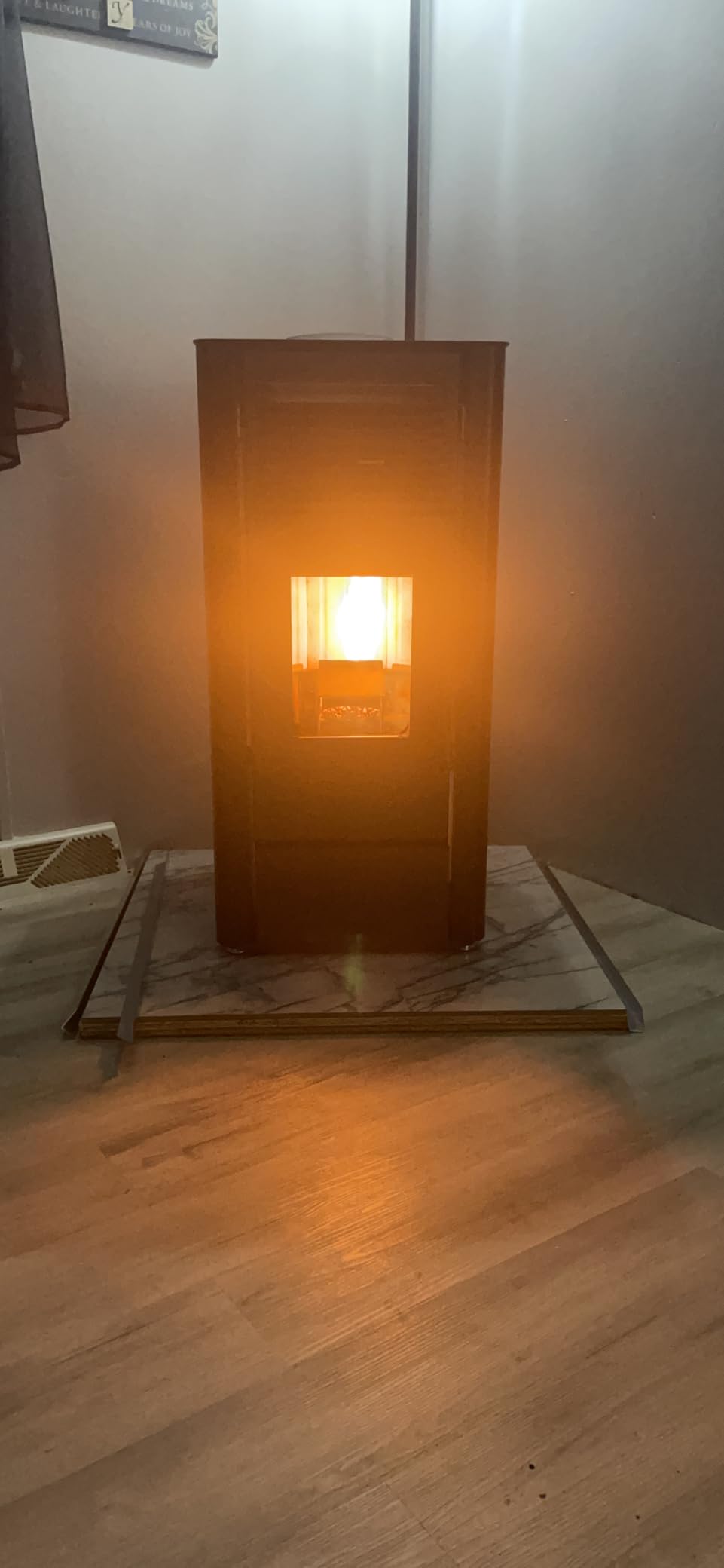 Freedom Stoves Freestanding Independence PS21 Pellet Stove with Battery Backup, Wi-Fi Capability, and Removable Legs - Heats up to 1800 sq ft. (Sandstone Grey) customer photo 1