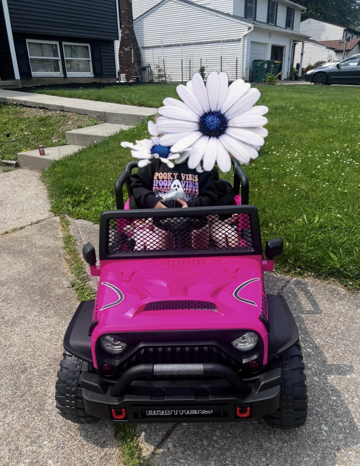 LIGIANT 2 Seater Ride On Car, 24V 4WD Kids Electric Car customer photo 2