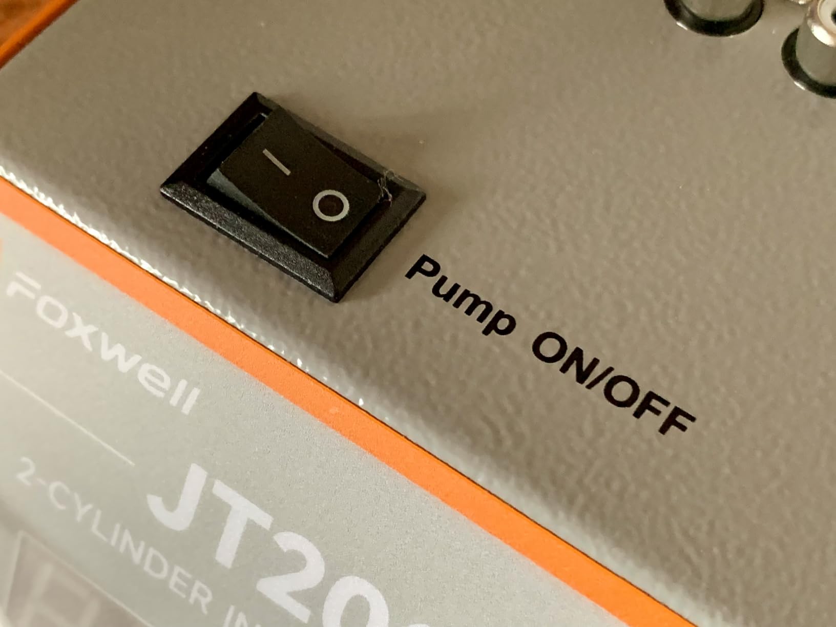 FOXWELL JT200 Fuel Injector Tester Cleaner - Visualize Spray Pattern & Flow customer photo 2