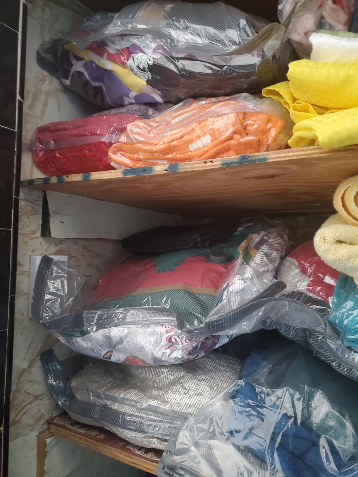 Vacbird Jumbo Vacuum Storage Bags for Bedding, Blanket Storage Space Saver customer photo 1