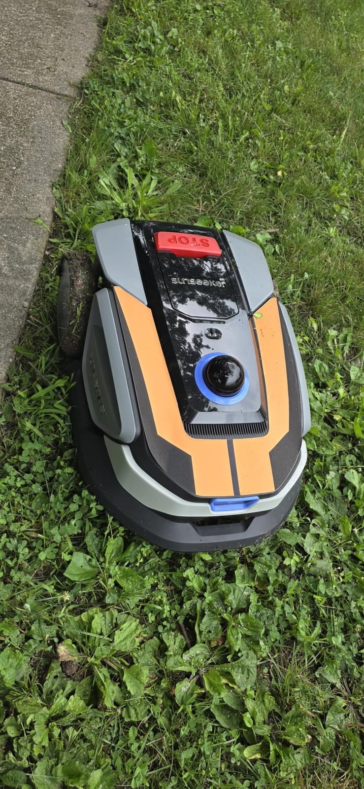Sunseeker S4 Robot Lawn Mower, 3D LiDAR, Vision AI, 0.25 Acre, Wire-Free customer photo 1