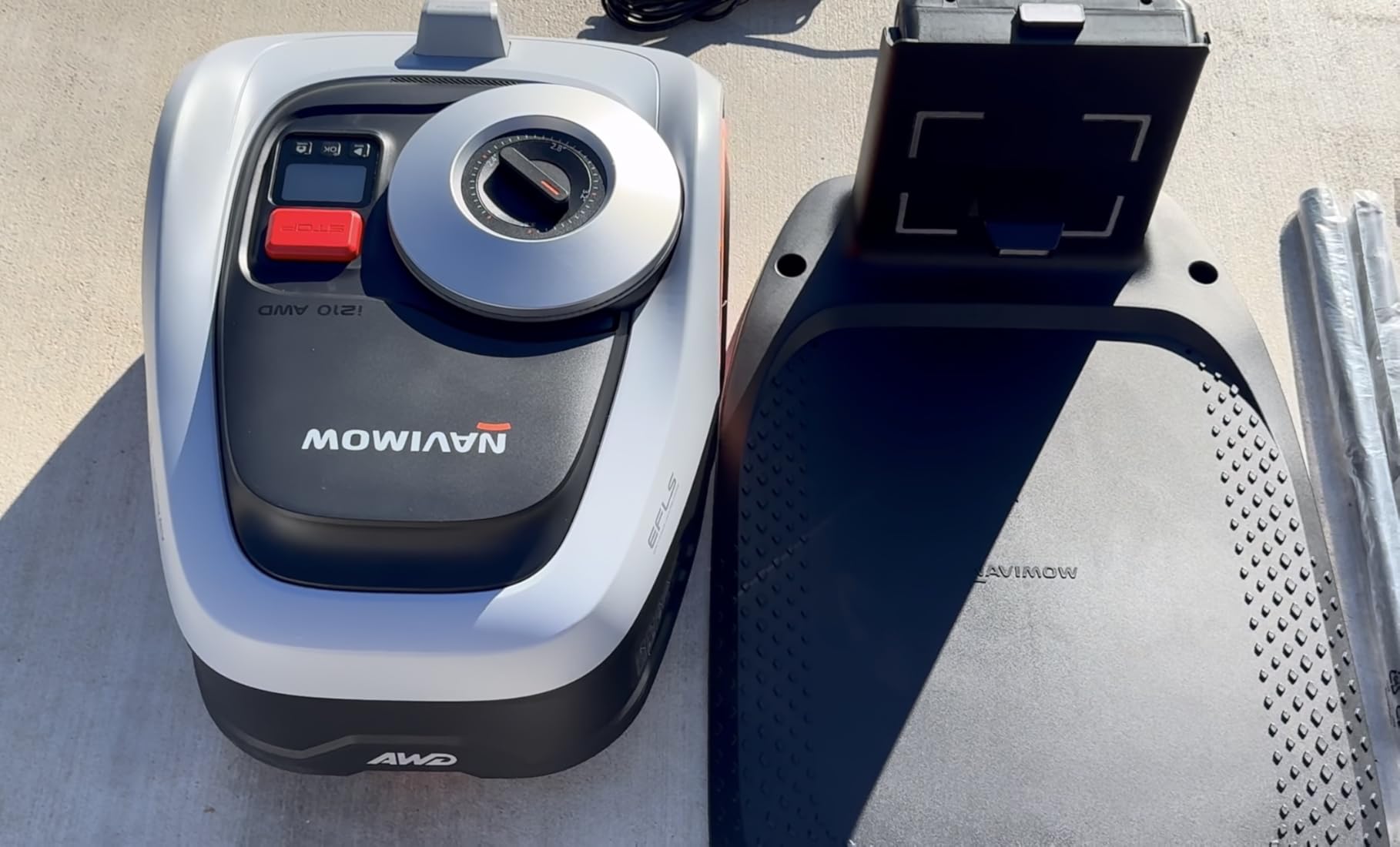 Segway Navimow i210 AWD Robot Lawn Mower Wire Free, 0.25 Acre, 45% Slopes customer photo 1