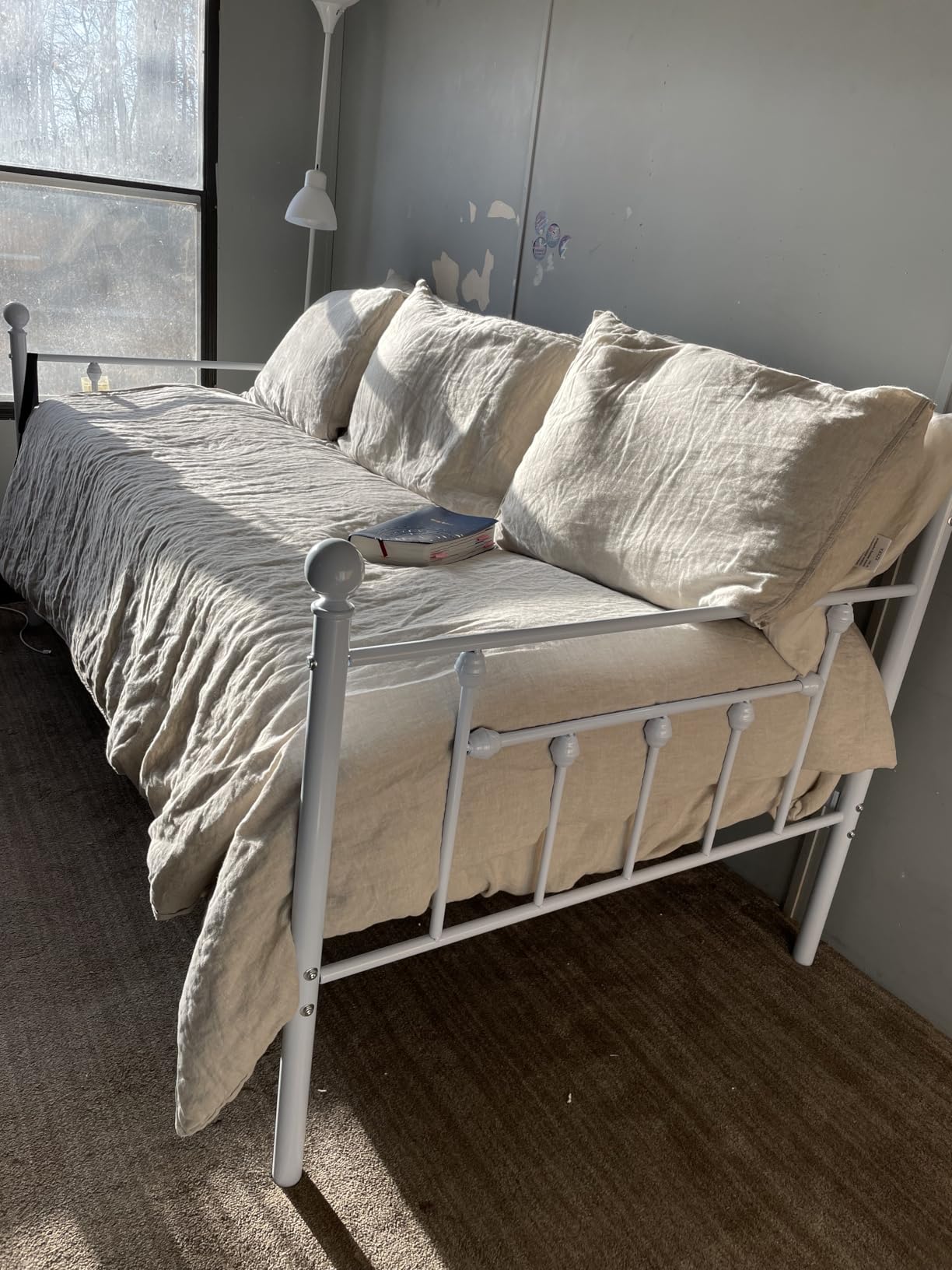 VECELO Twin Size Daybed Frame Metal Sofa Bed Mattress Foundation with Headboard, Heavy-Duty Steel Slat Support for Bedroom Living/Guest Room, Easy Assembly, Gold customer photo 2