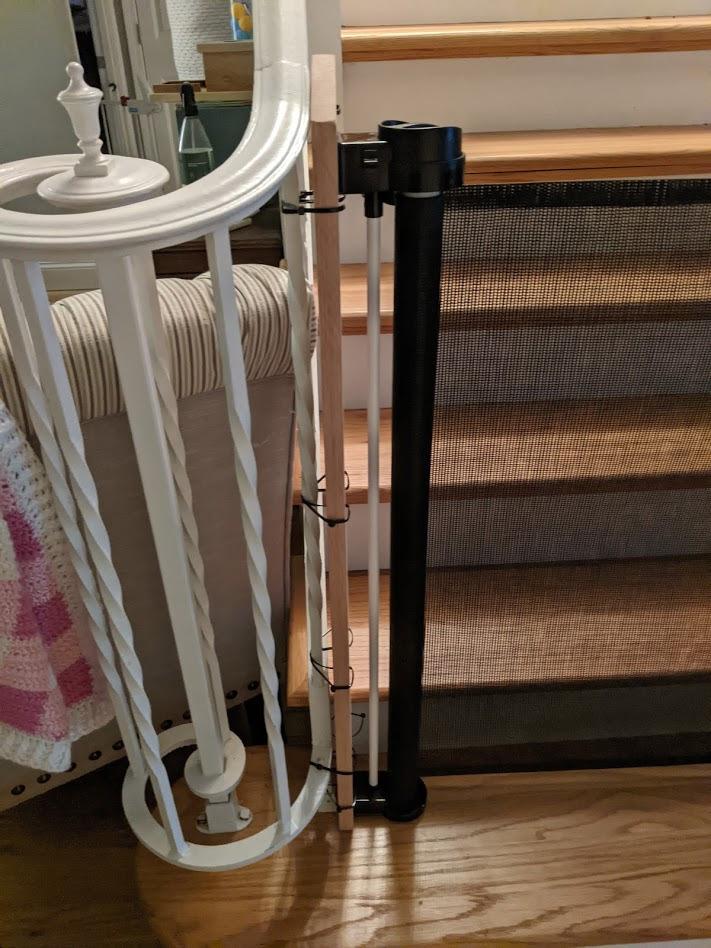 Babepai Retractable Baby Gates for Stairs, Retractable Dog Gate for Indoor/Outdoor Use | Child Gates for Doorways, Deck, Porch, Hallways, Patio (White, 55