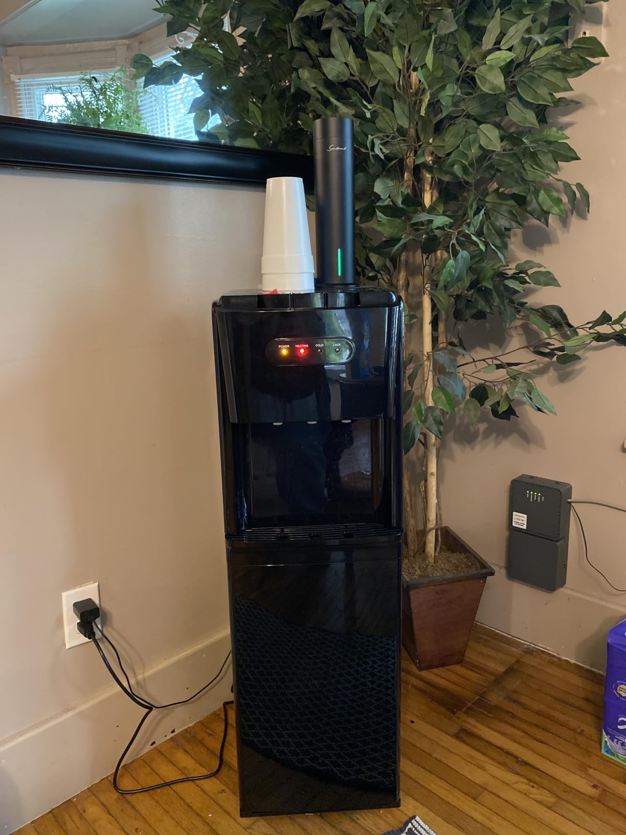 Manastin Bottom Loading Water Cooler Dispenser, Matte Black customer photo 1