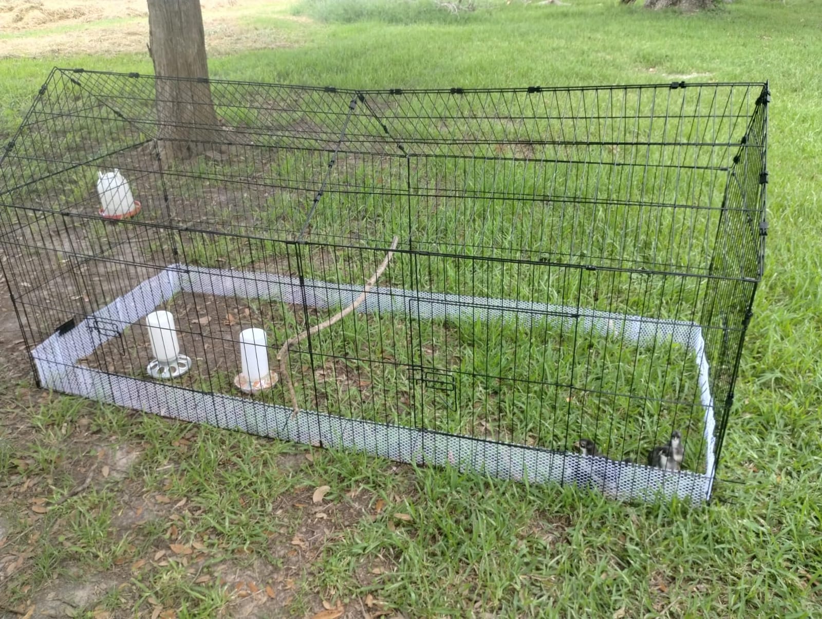 PawHut Metal Chicken Coop Chicken Run with Cover 106